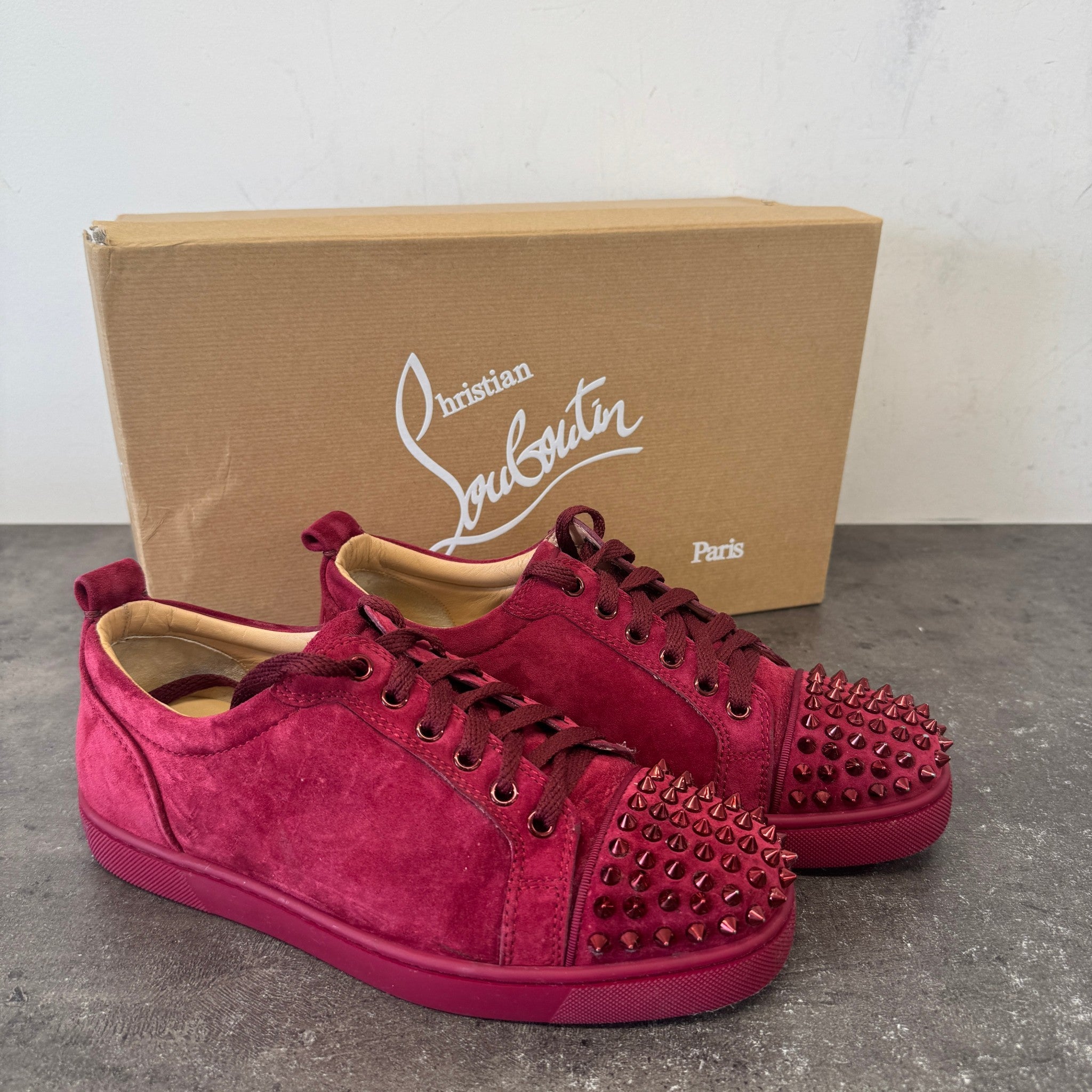 Men's Louis Junior Spikes Flat Low Trainers Burgundy Size EU 40 / UK 6