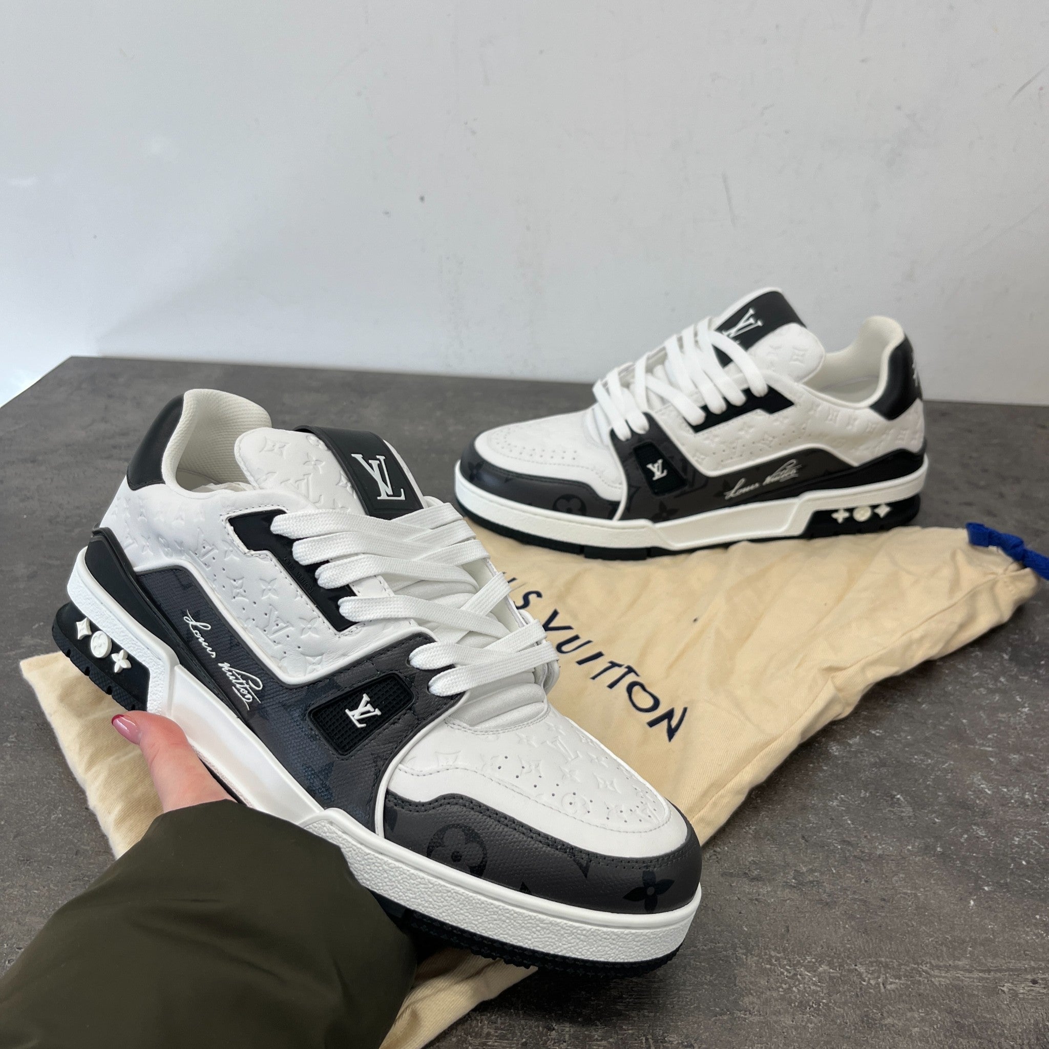 Men's Lv Low Trainers White Size EU 42 / UK 8