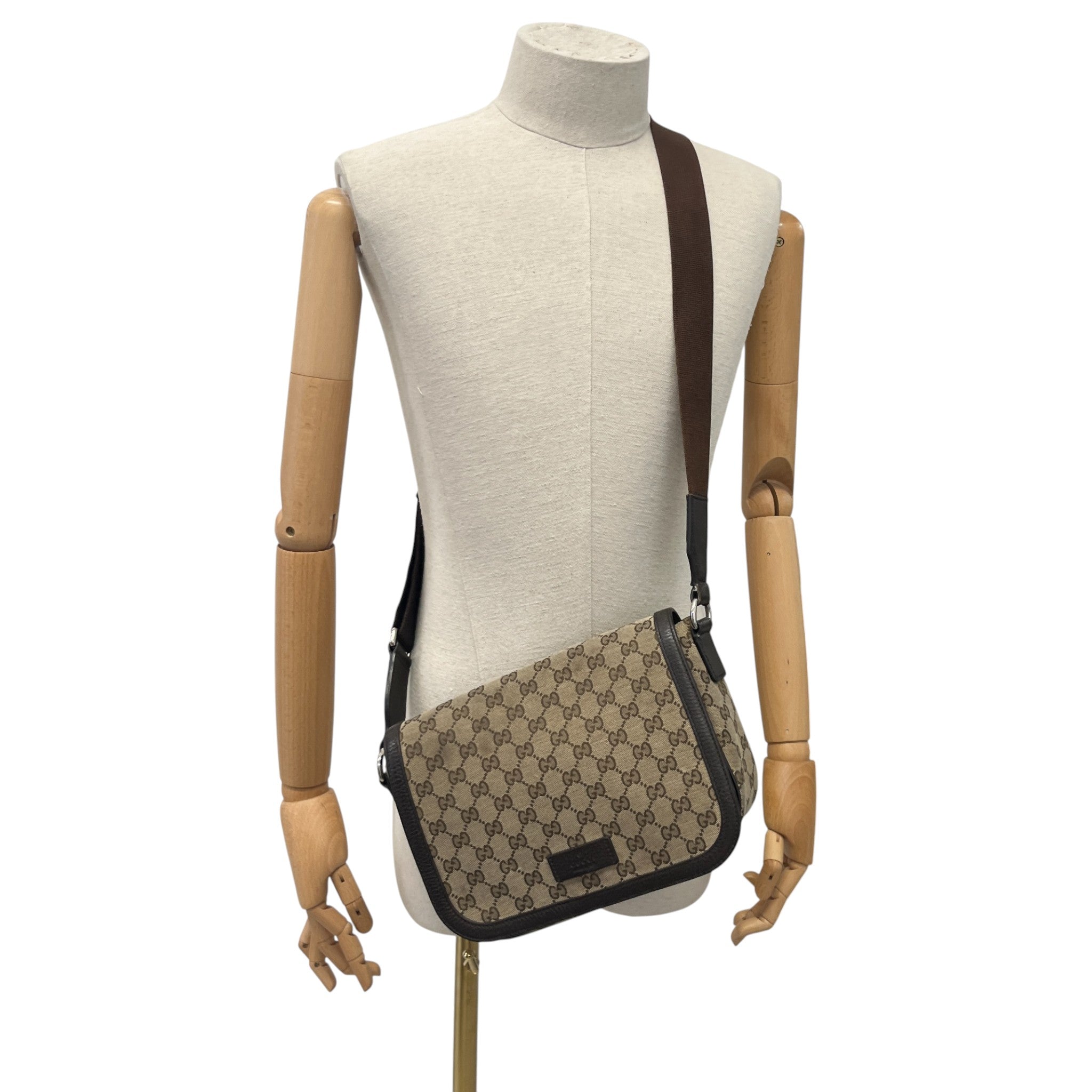 Men's Gg Supreme Messenger Bag Beige