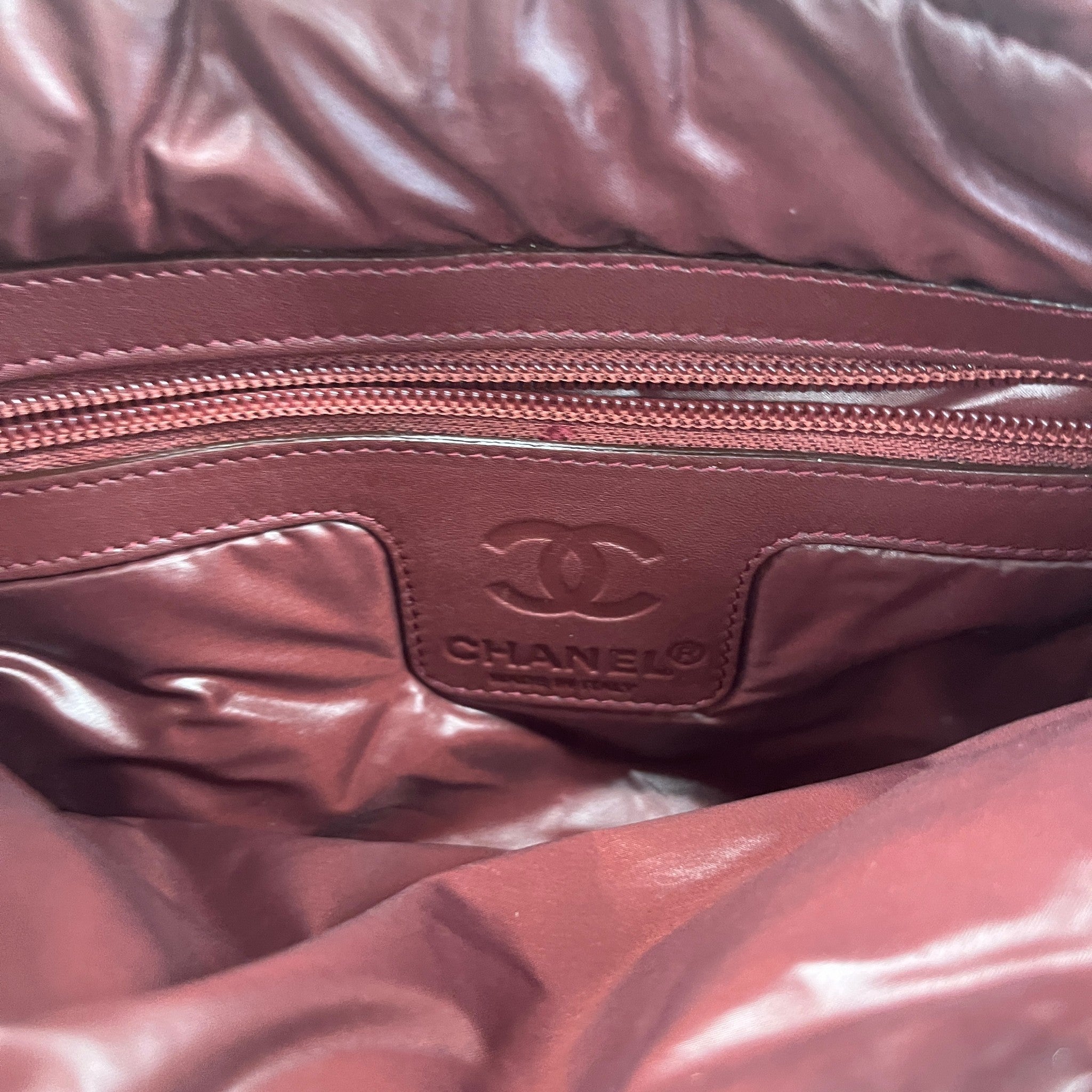 Women's Medium Coco Cocoon Messenger Bag Black
