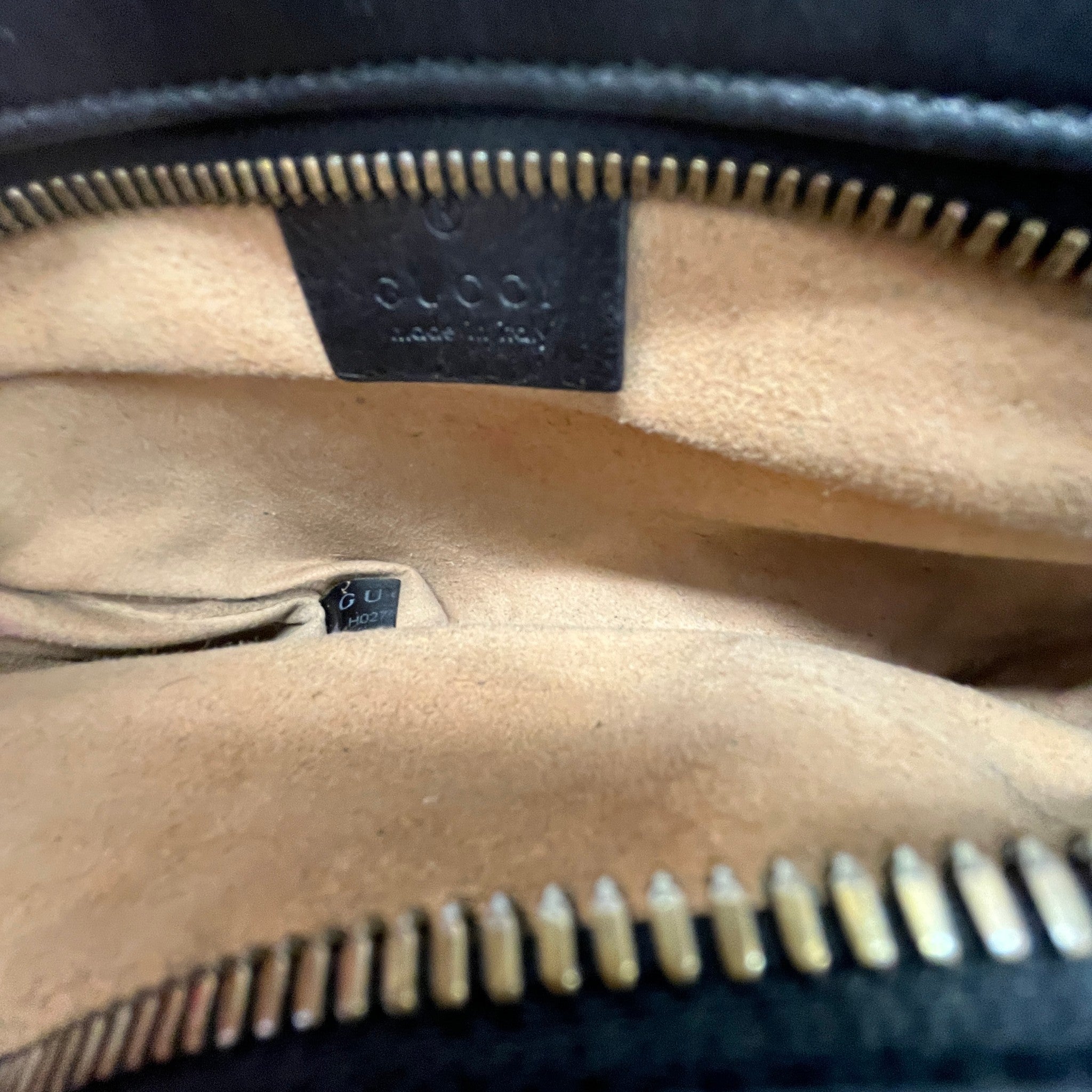 Women's Gg Marmont Round Bag Black