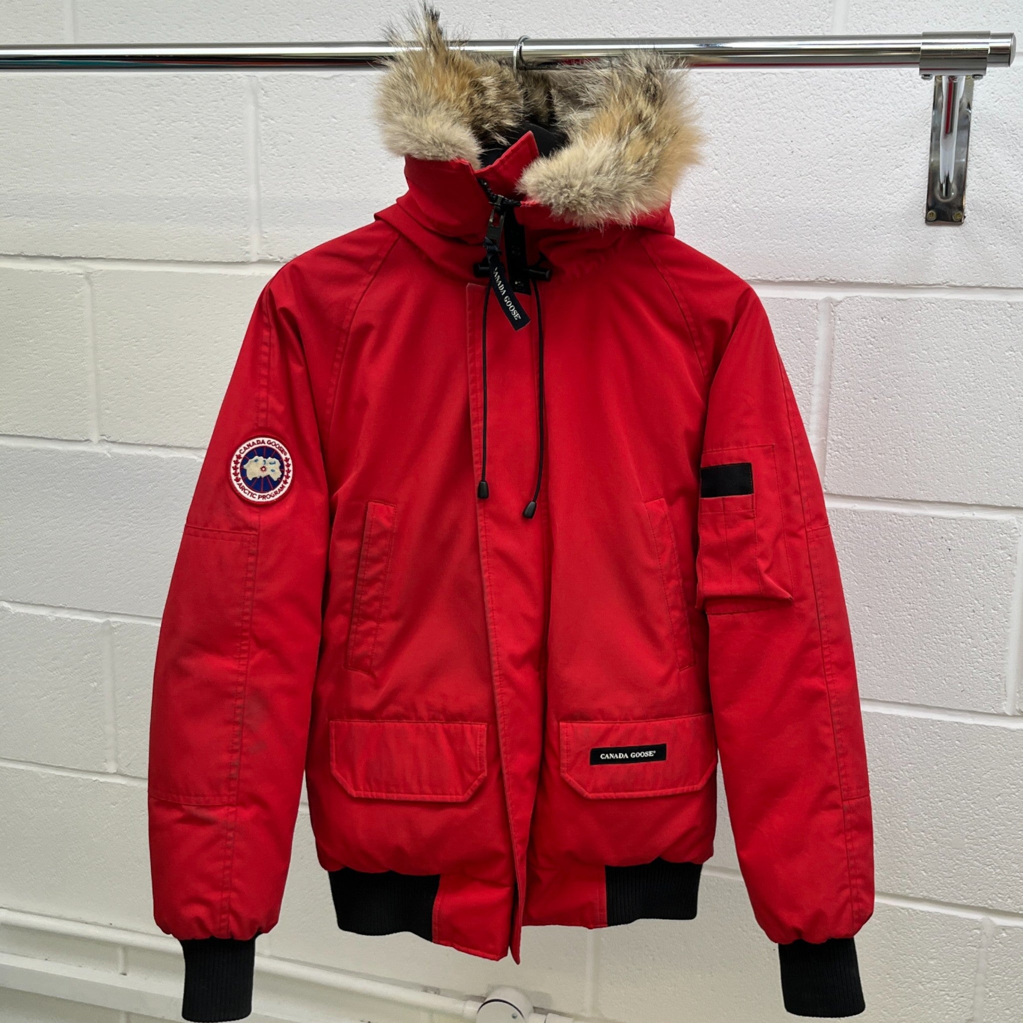 Men's Chilliwack Bomber Down Jacket Red Size XS