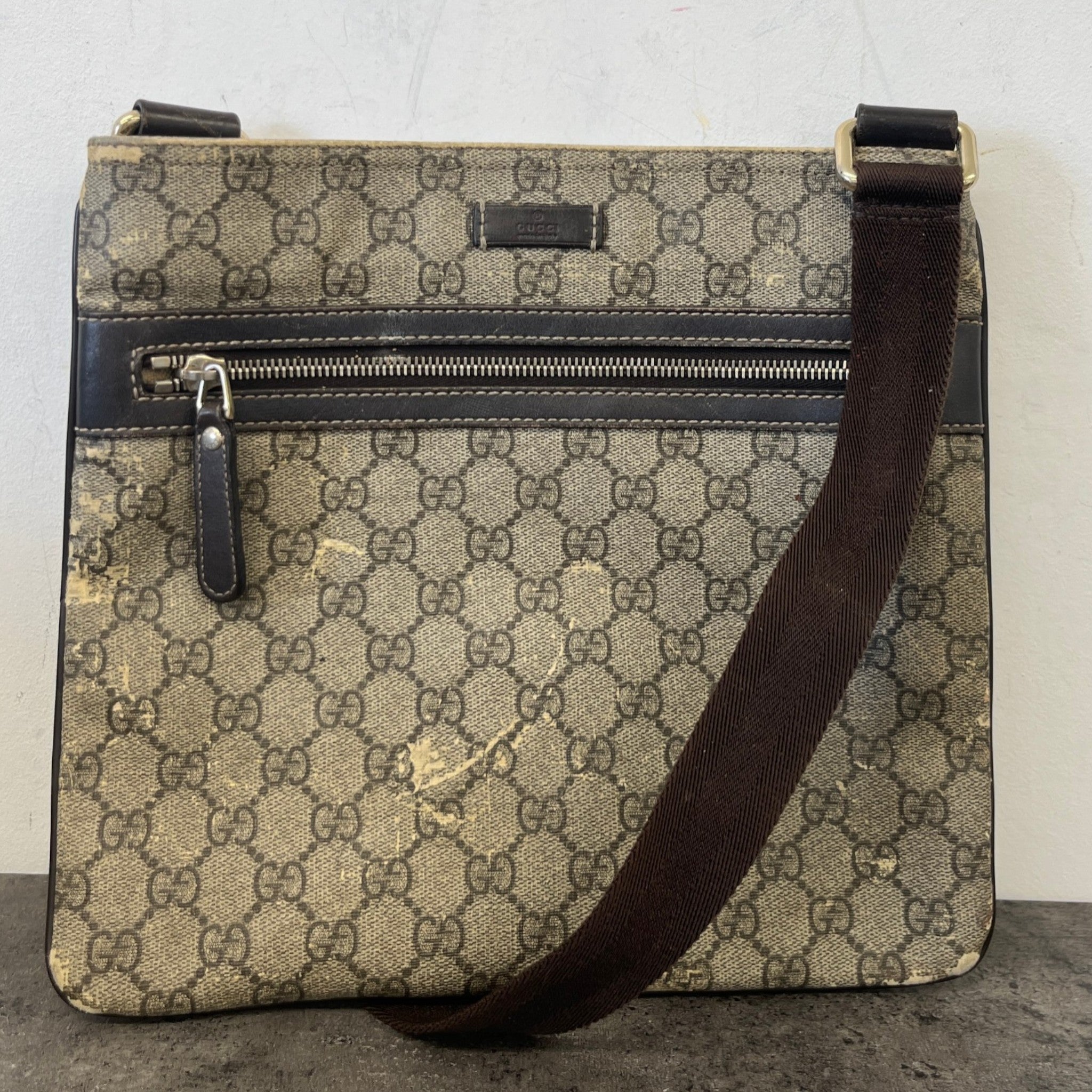 Men's Gg Supreme Messenger Bag Beige