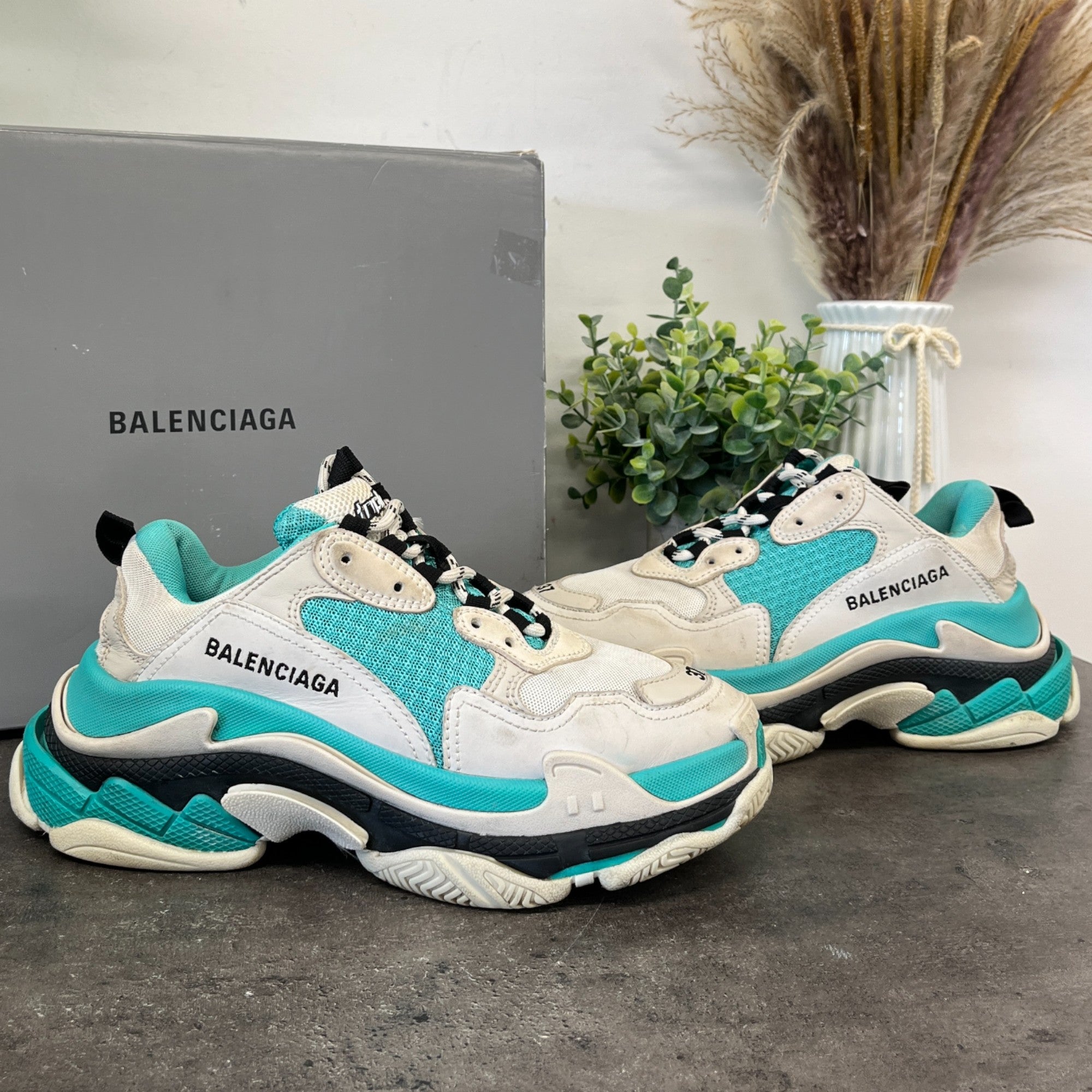 Women's Triple S Low Trainers Blue Size EU 37 / UK 4