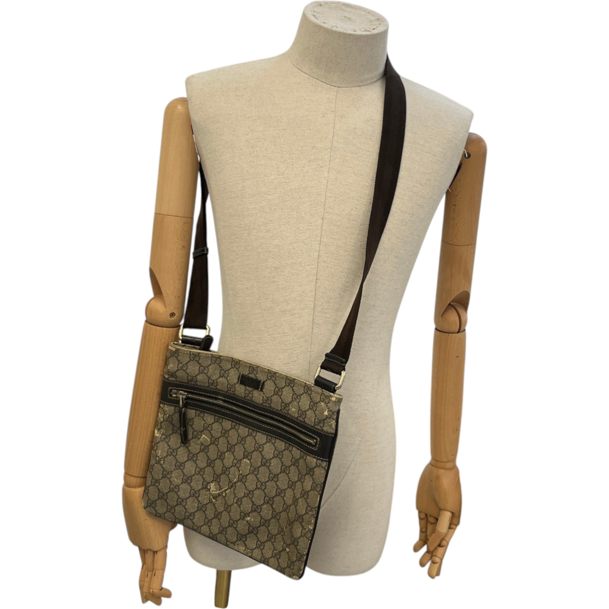 Men's Gg Supreme Messenger Bag Beige
