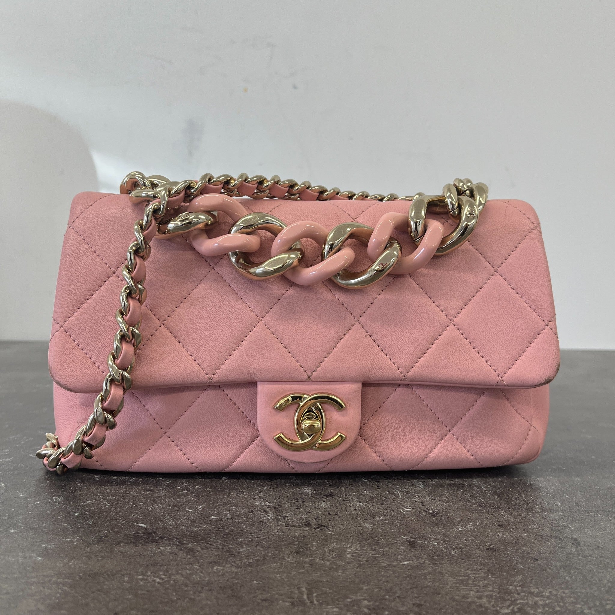 Women's Timeless/Classique Top Handle Handbag Pink