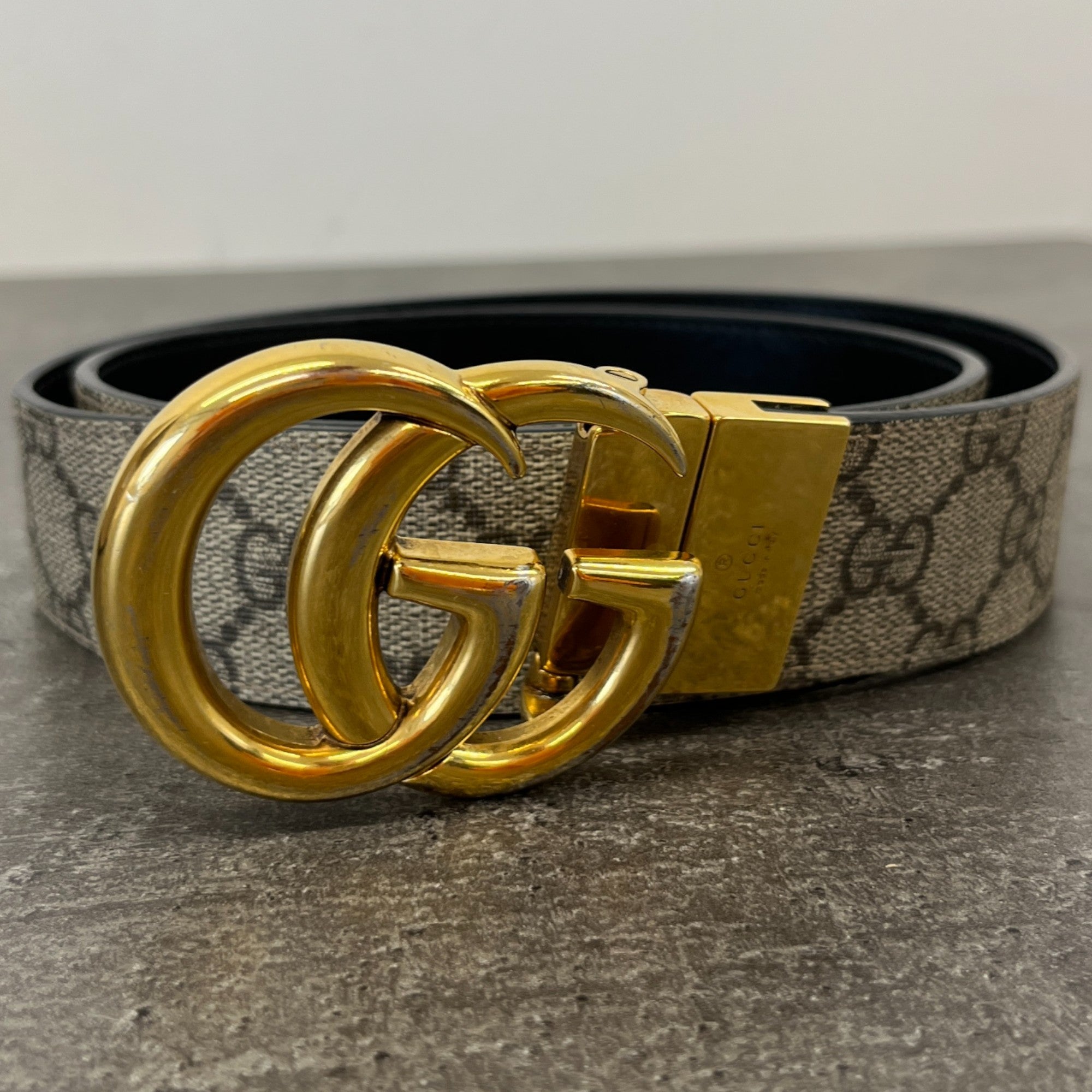 Women's Gg Supreme Reversible Buckle Belt Beige Size 80CM / UK 8