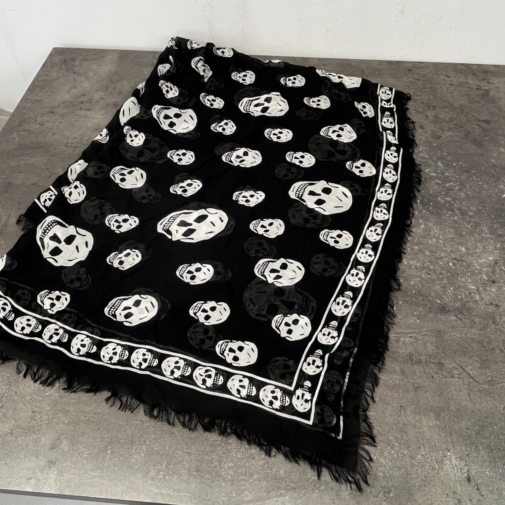Skull Scarf Black