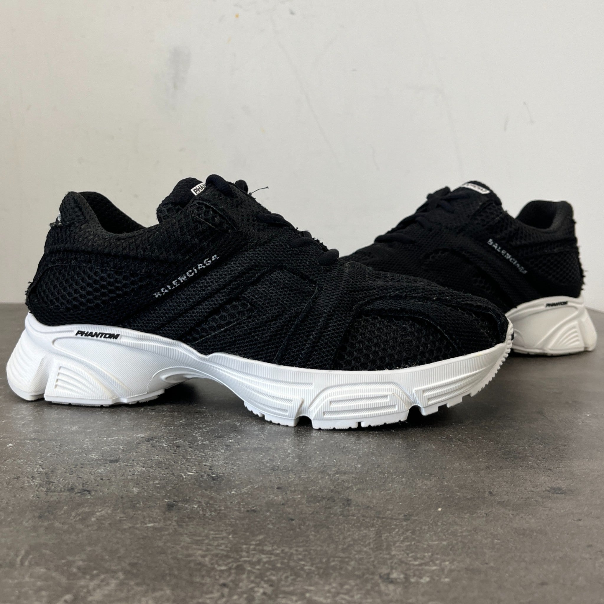 Men's Phantom Low Trainers Black Size EU 40 / UK 6