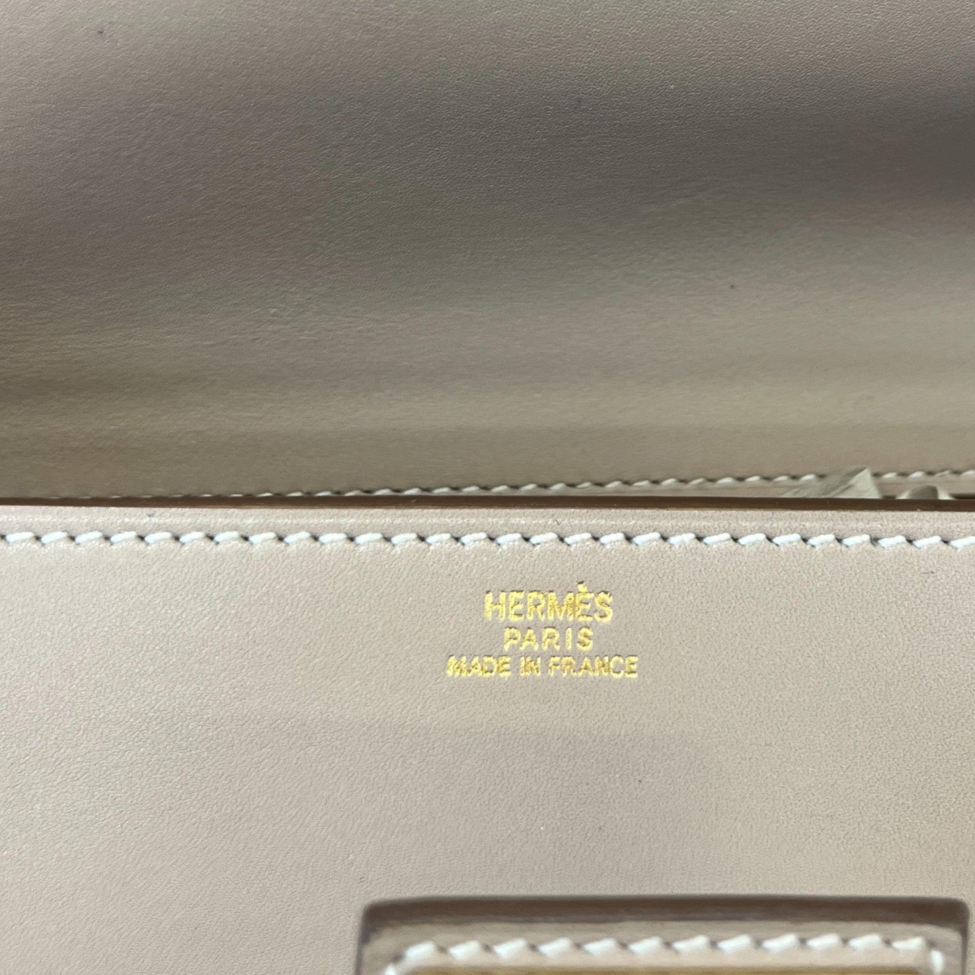 Women's Medor 23 Clutch Beige