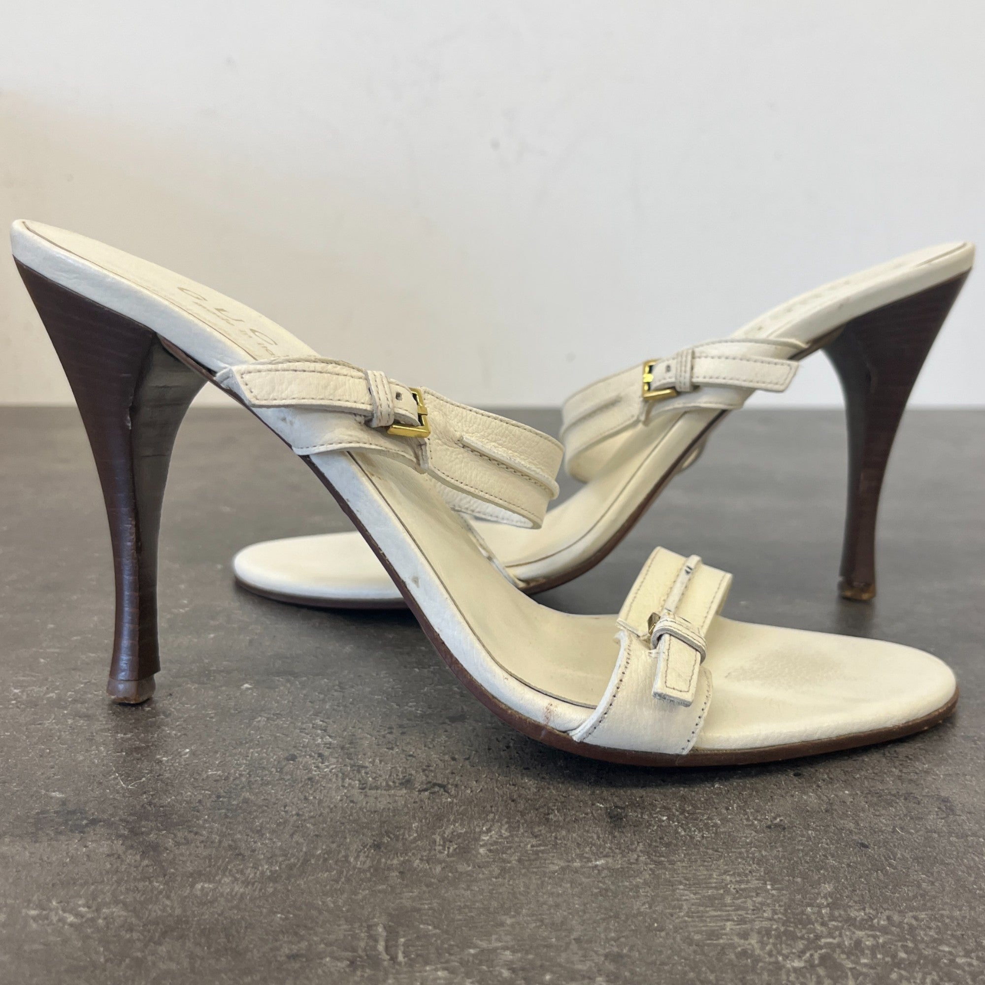 Women's Buckle Detail Heels White Size EU 37.5 / UK 4.5
