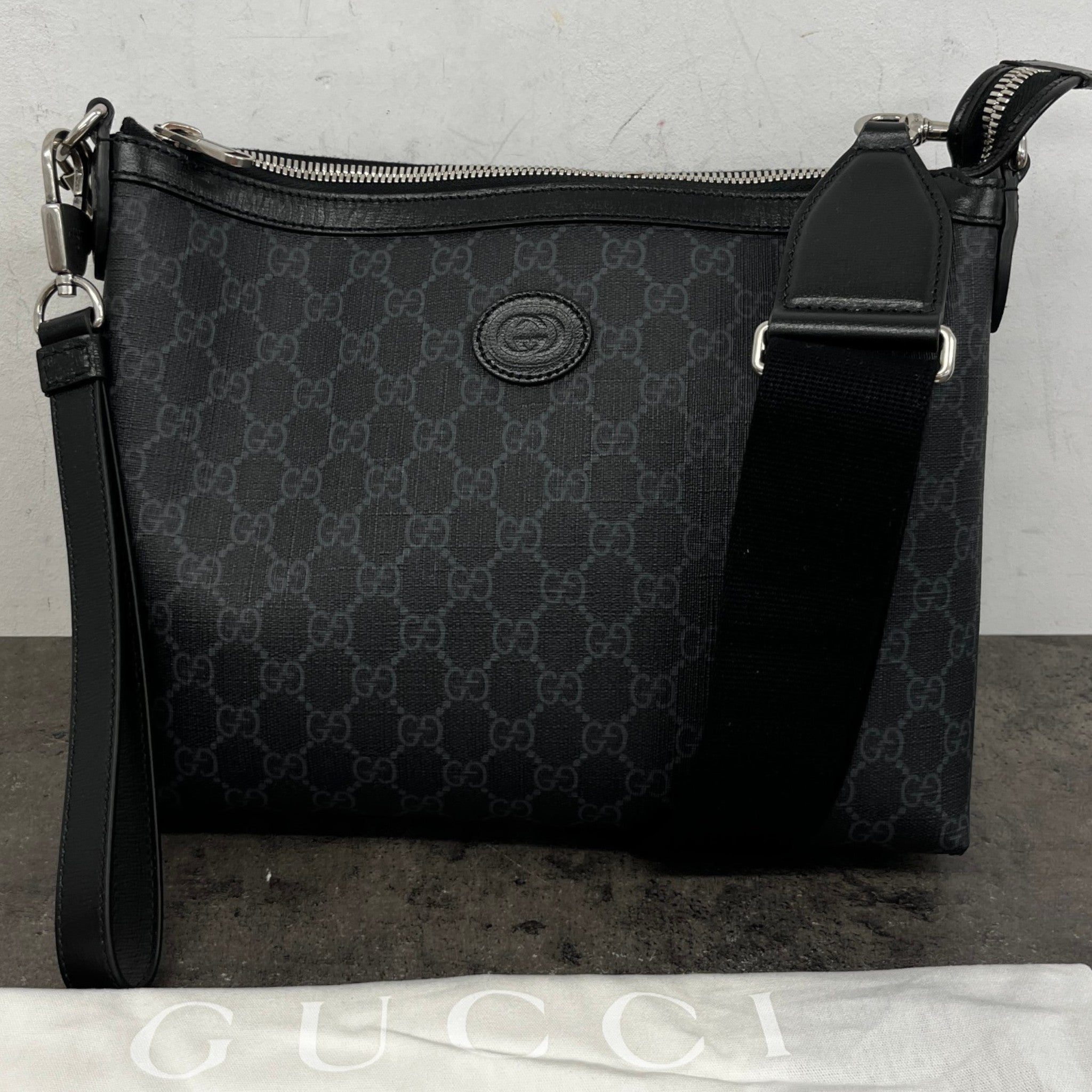 Men's Gg Supreme Crossbody Bag Black