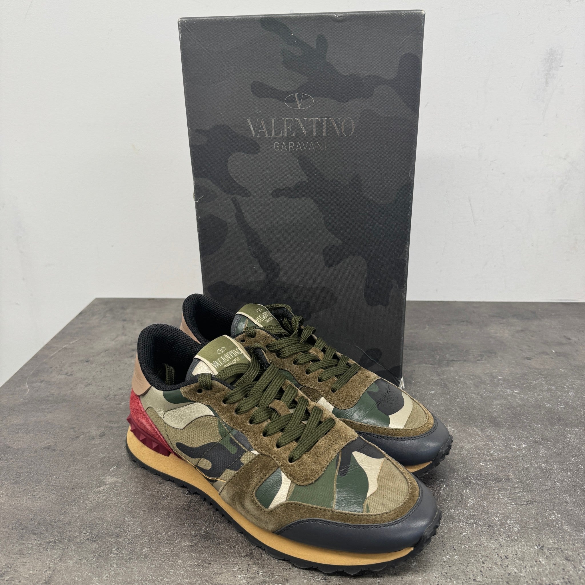 Men's Rock Runner Low Trainers Khaki Size EU 40 / UK 6