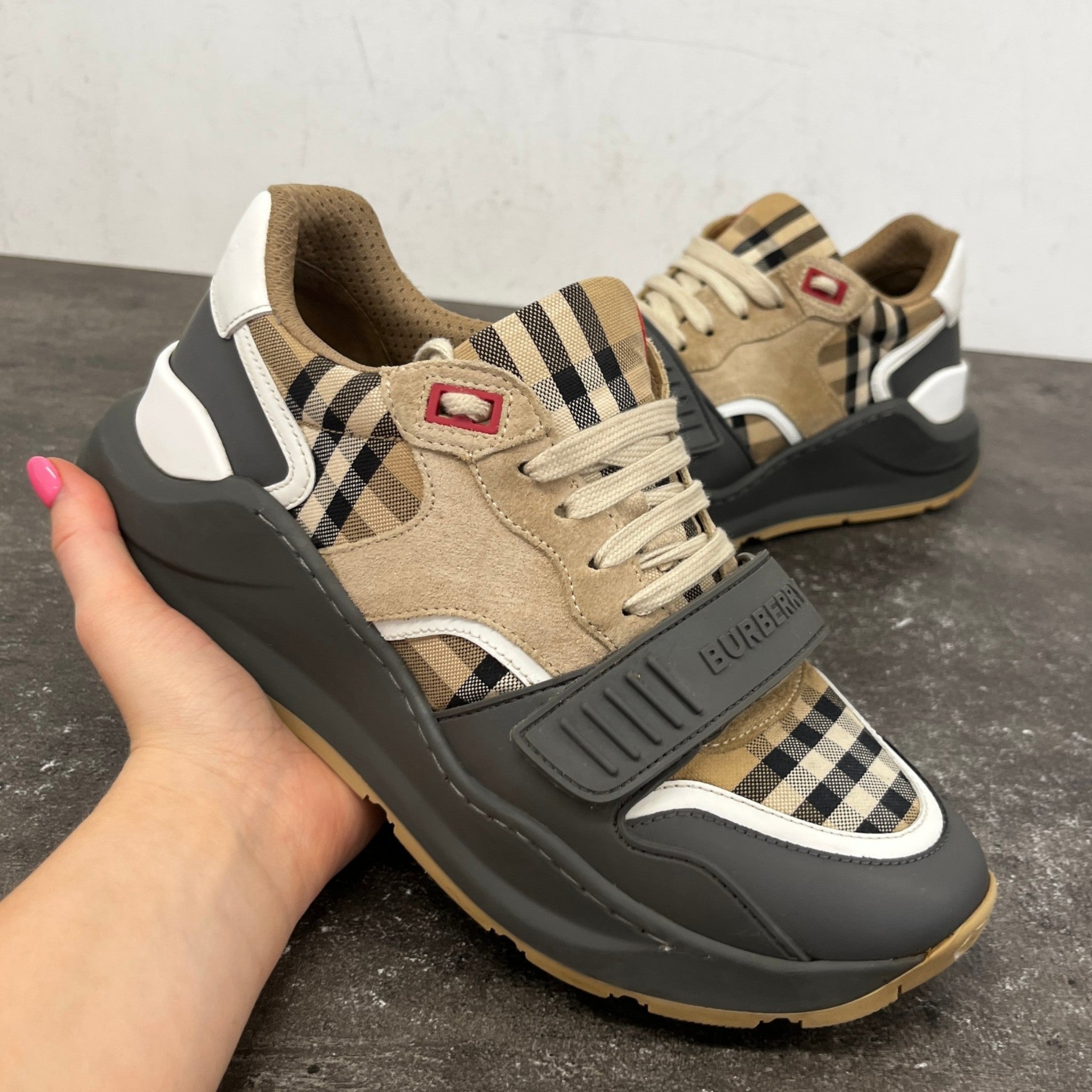Men's Ramsey Check Low Trainers Beige Size EU 39 / UK 5