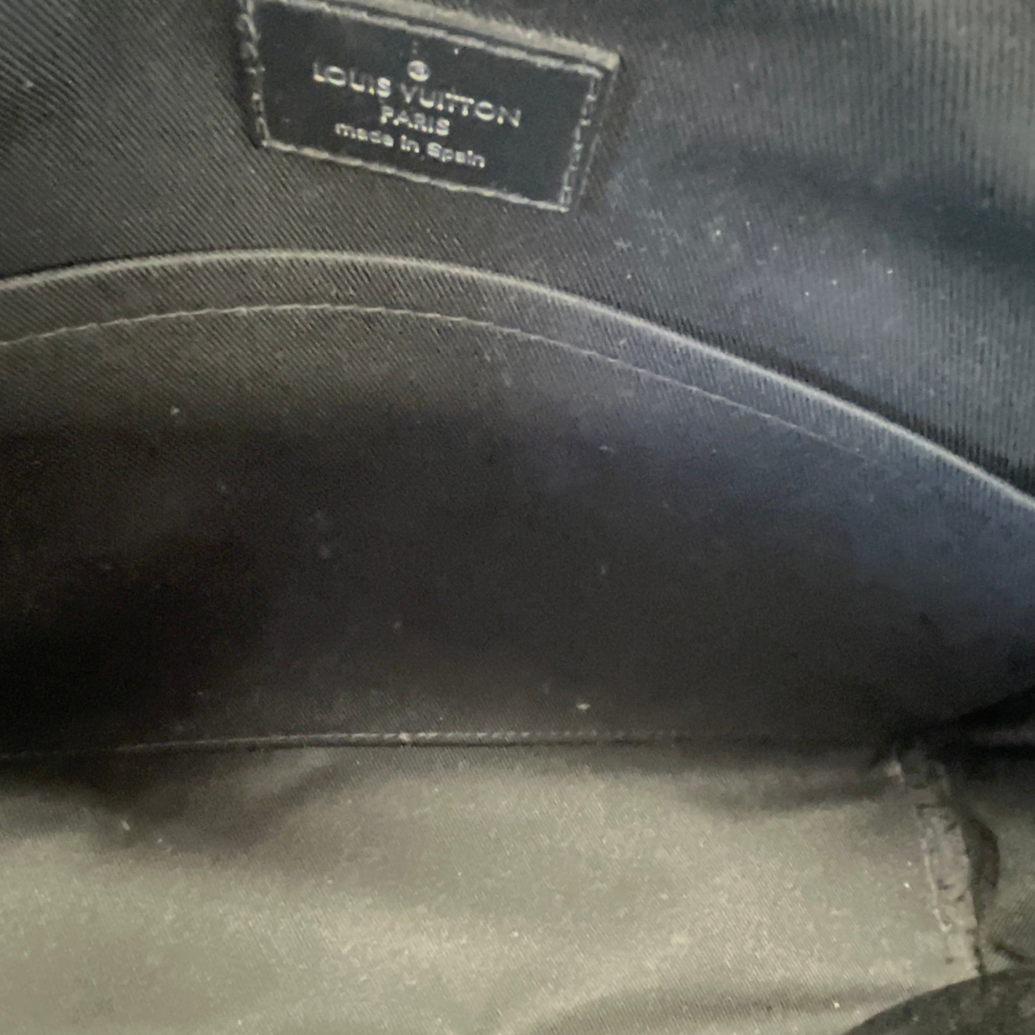 Men's Damier Graphite Dayton Reporter Pm Messenger Bag Black