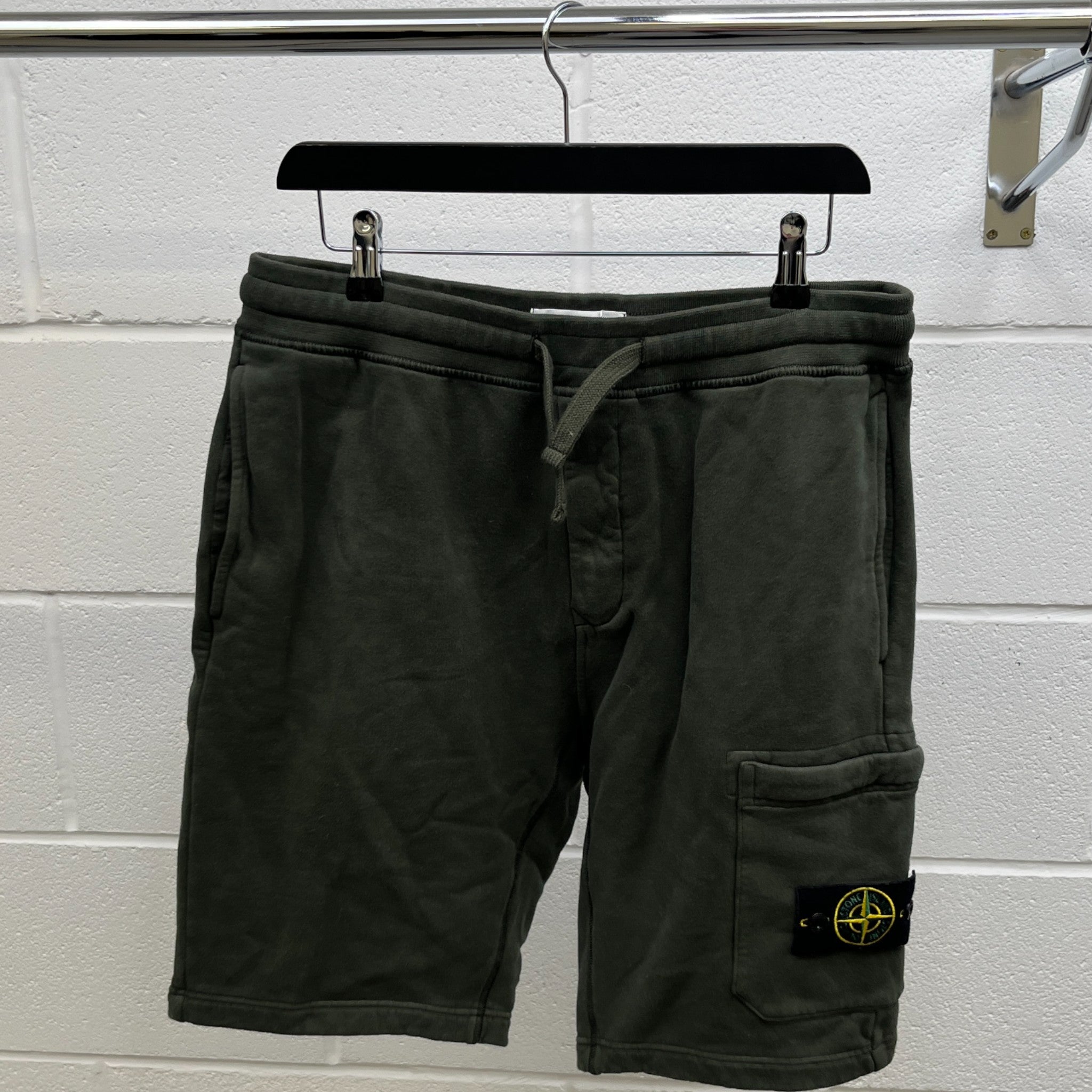 Men's Applique Logo Shorts Khaki Size M