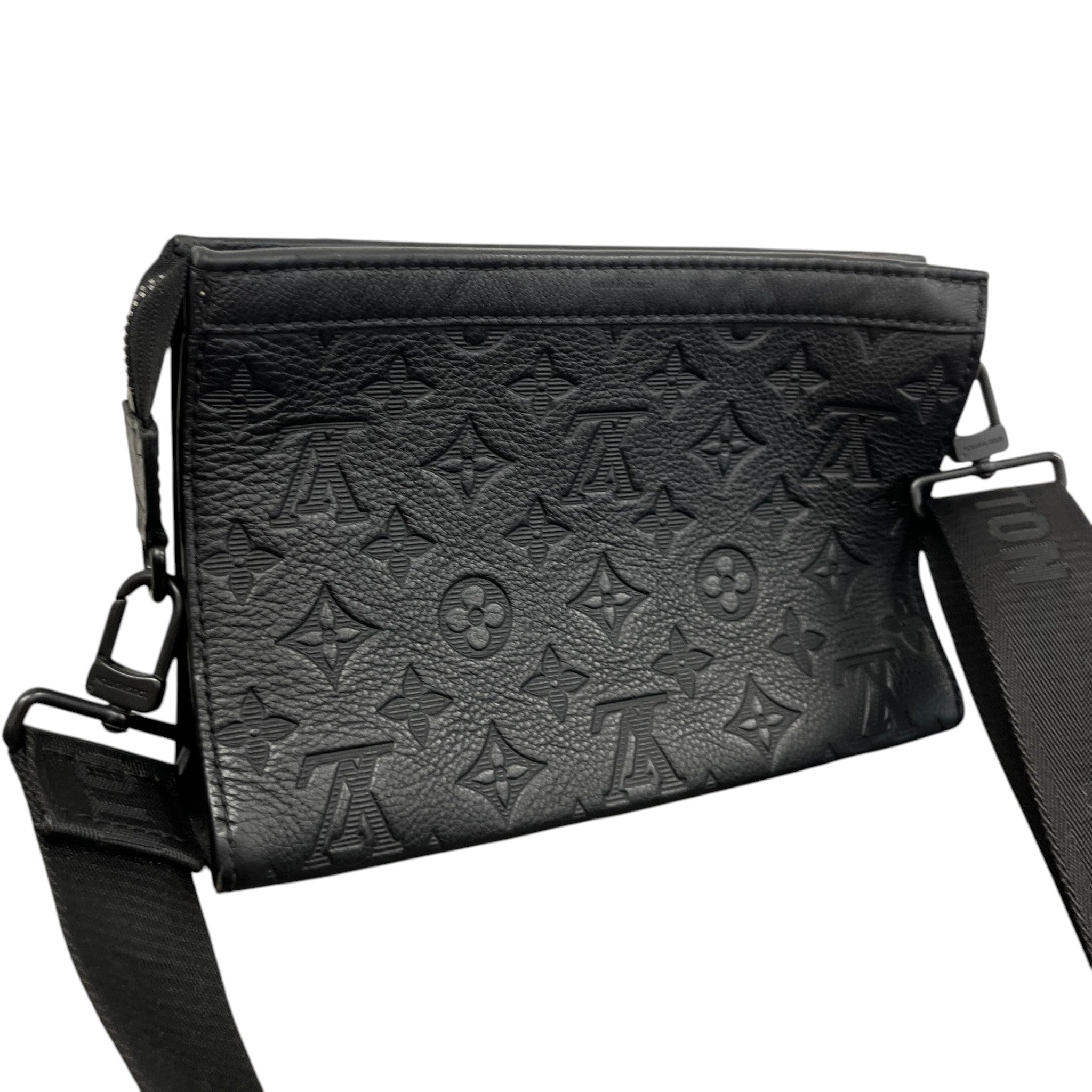 Men's Alpha Wearable Wallet Messenger Bag Black