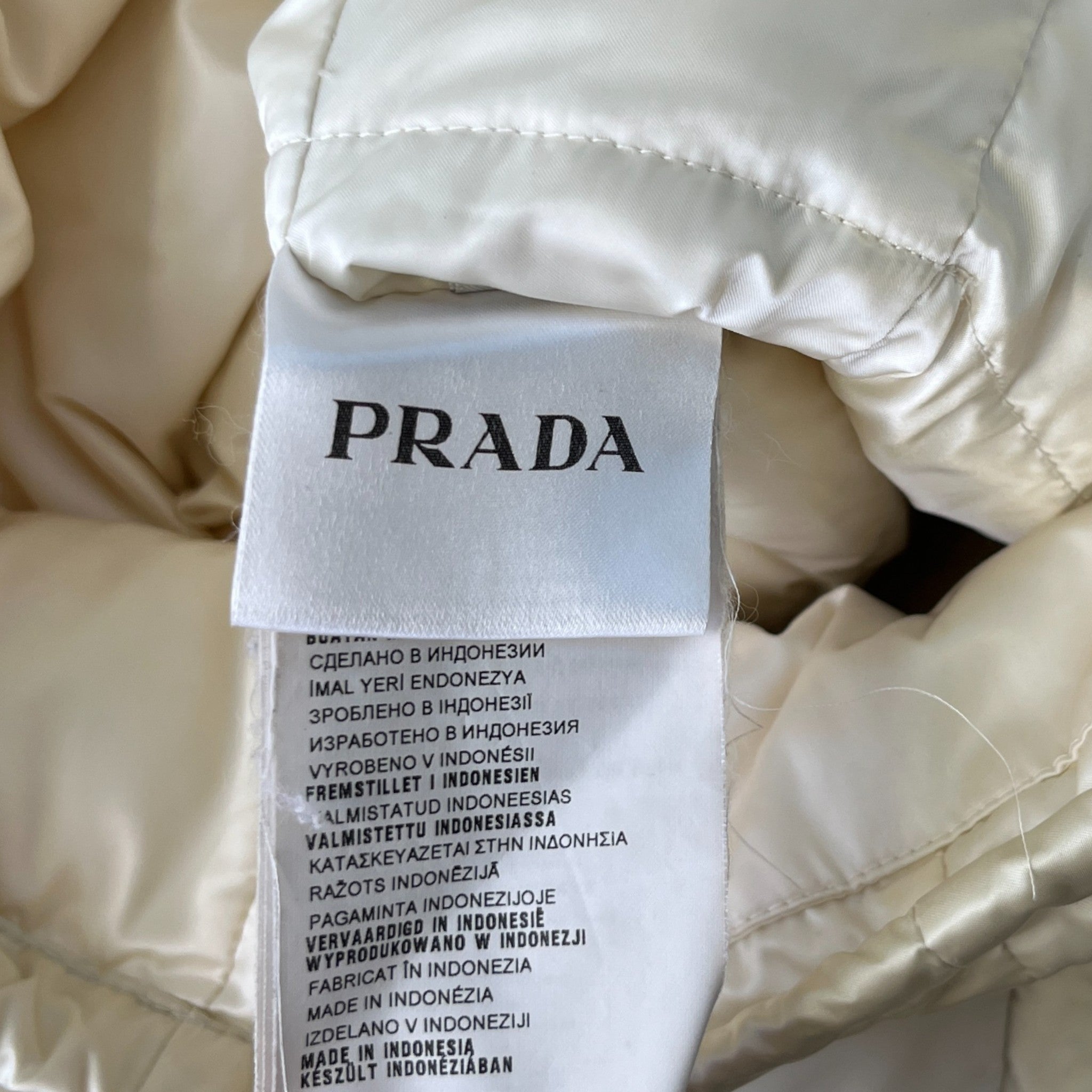 Women's Plaque Logo Down Jacket Cream Size IT 38 / UK 6