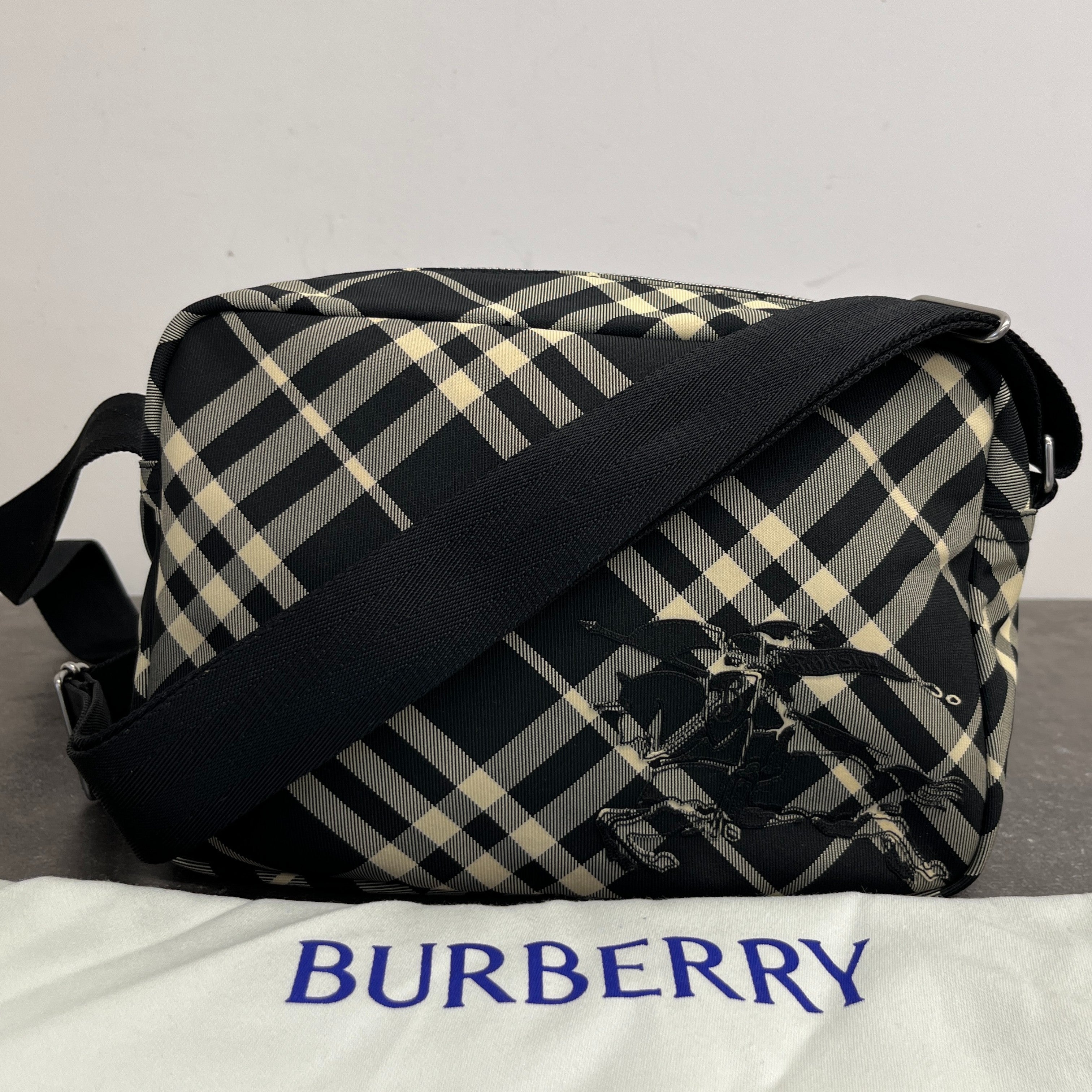 Men's Check Equestrian Logo Messenger Bag Black