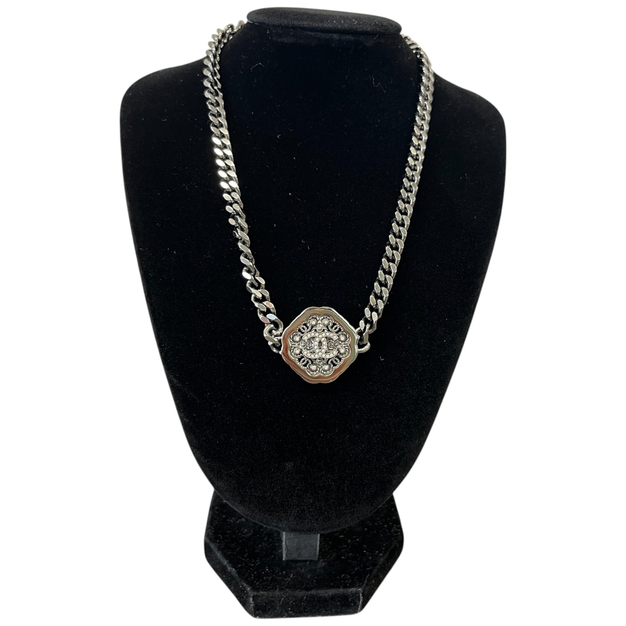 Women's Cc Logo Choker Necklace Silver