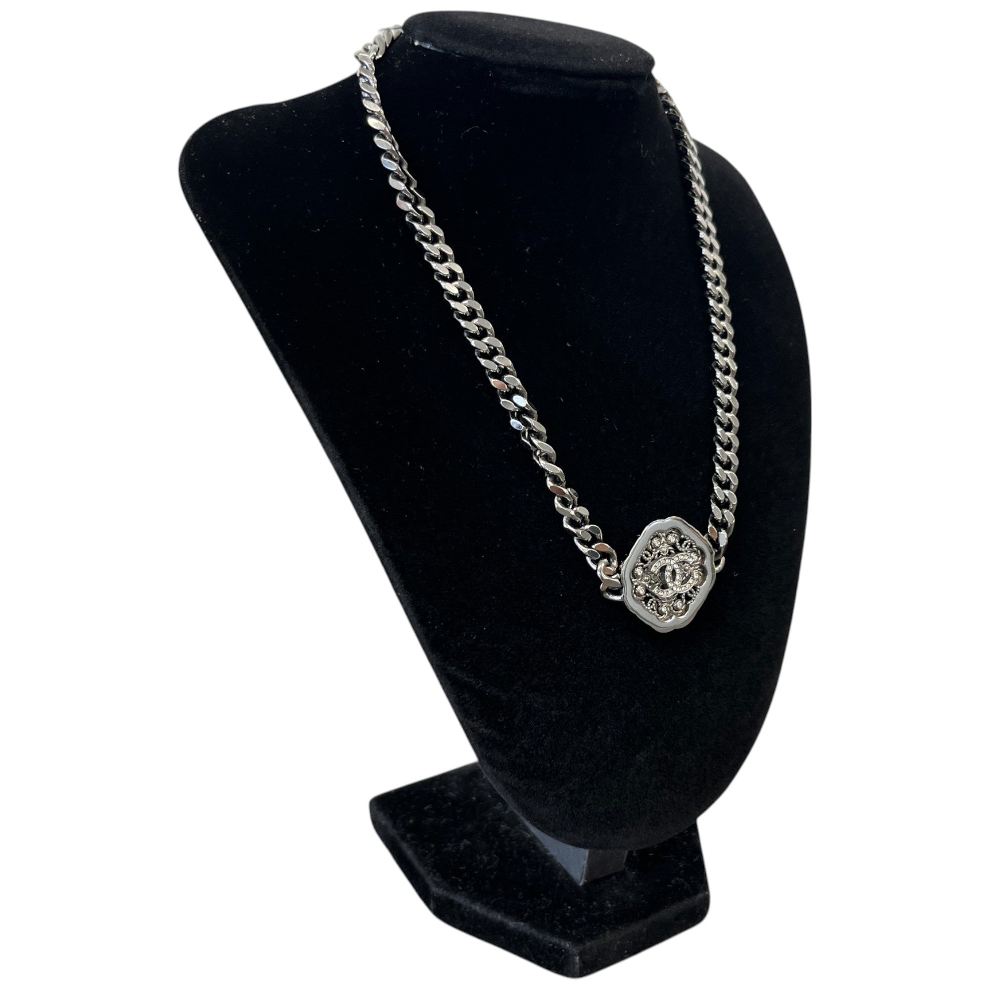 Women's Cc Logo Choker Necklace Silver