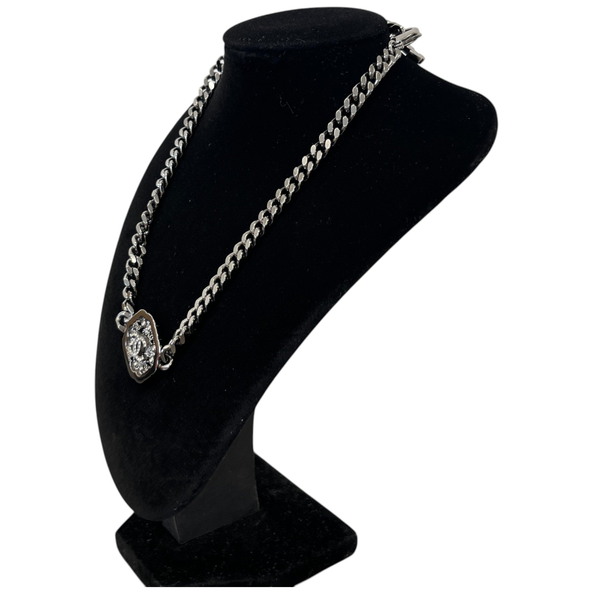 Women's Cc Logo Choker Necklace Silver