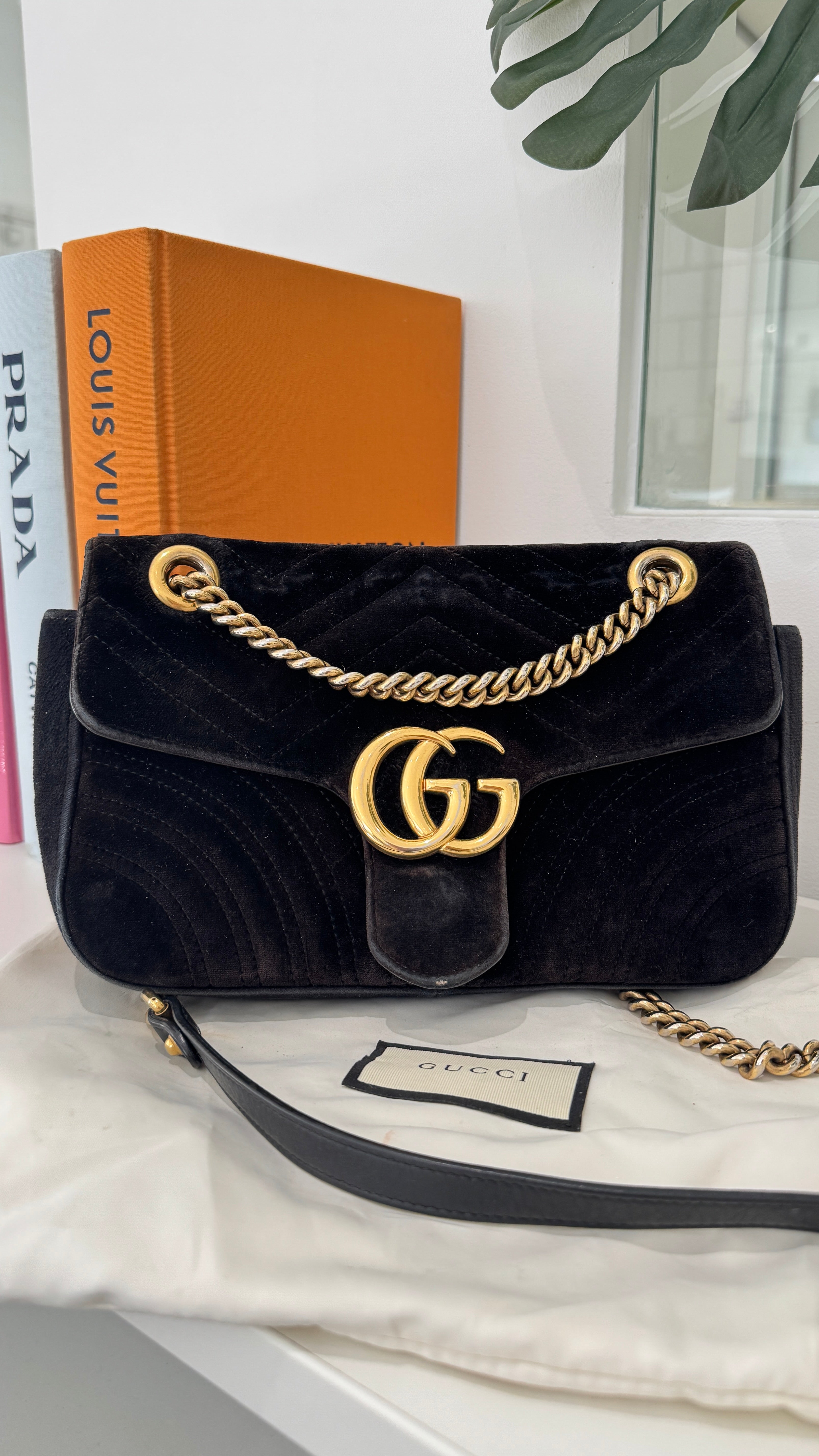 Women's Gg Marmont Small Velvet Bag Black