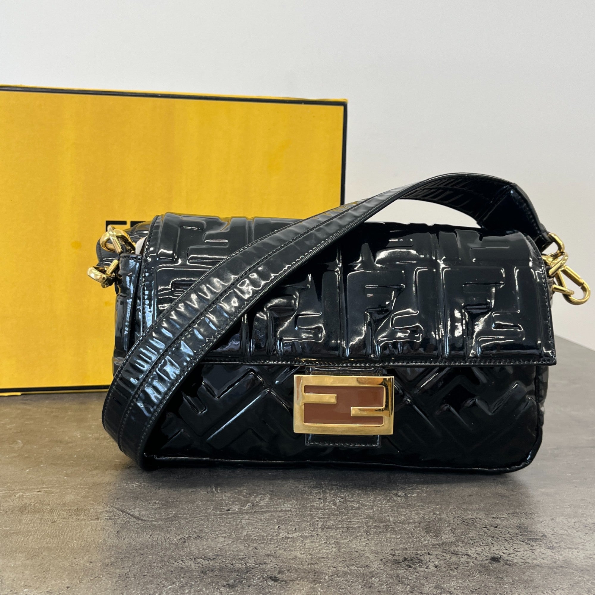 Women's Baguette Bag Black