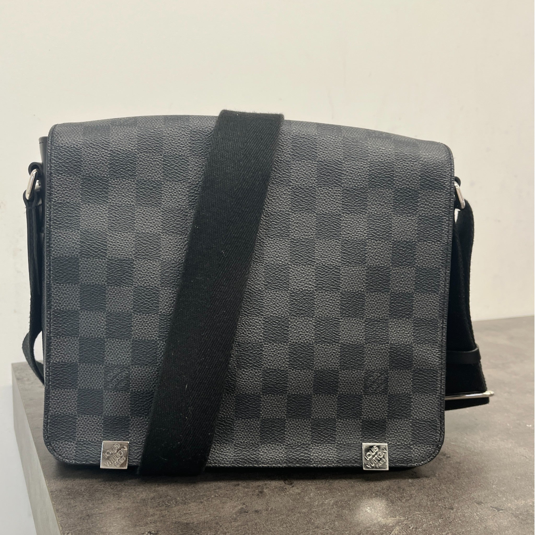 Men's Damier Graphite District Pm Bag Charcoal
