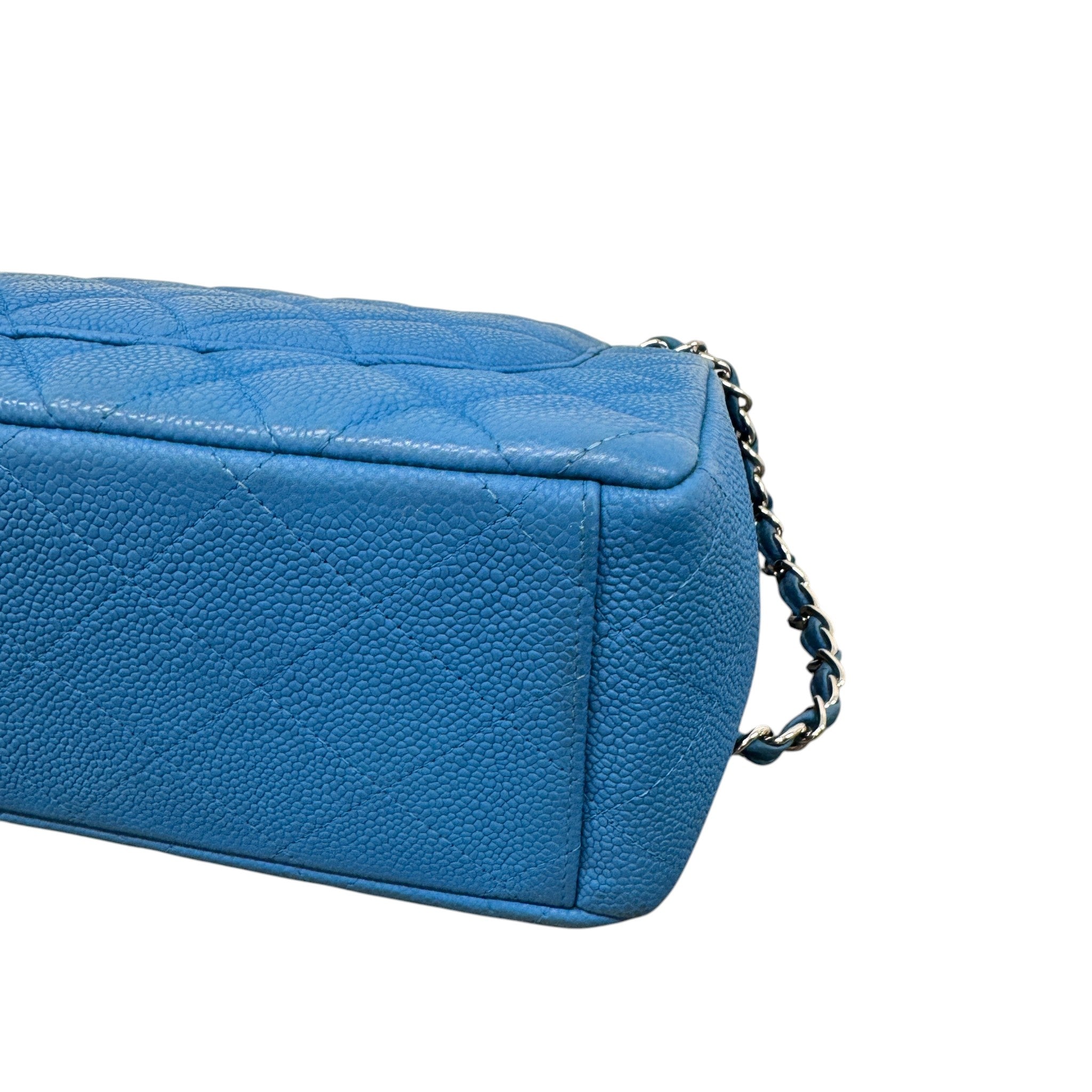 Women's Caviar Classic Flap Jumbo Handbag Blue