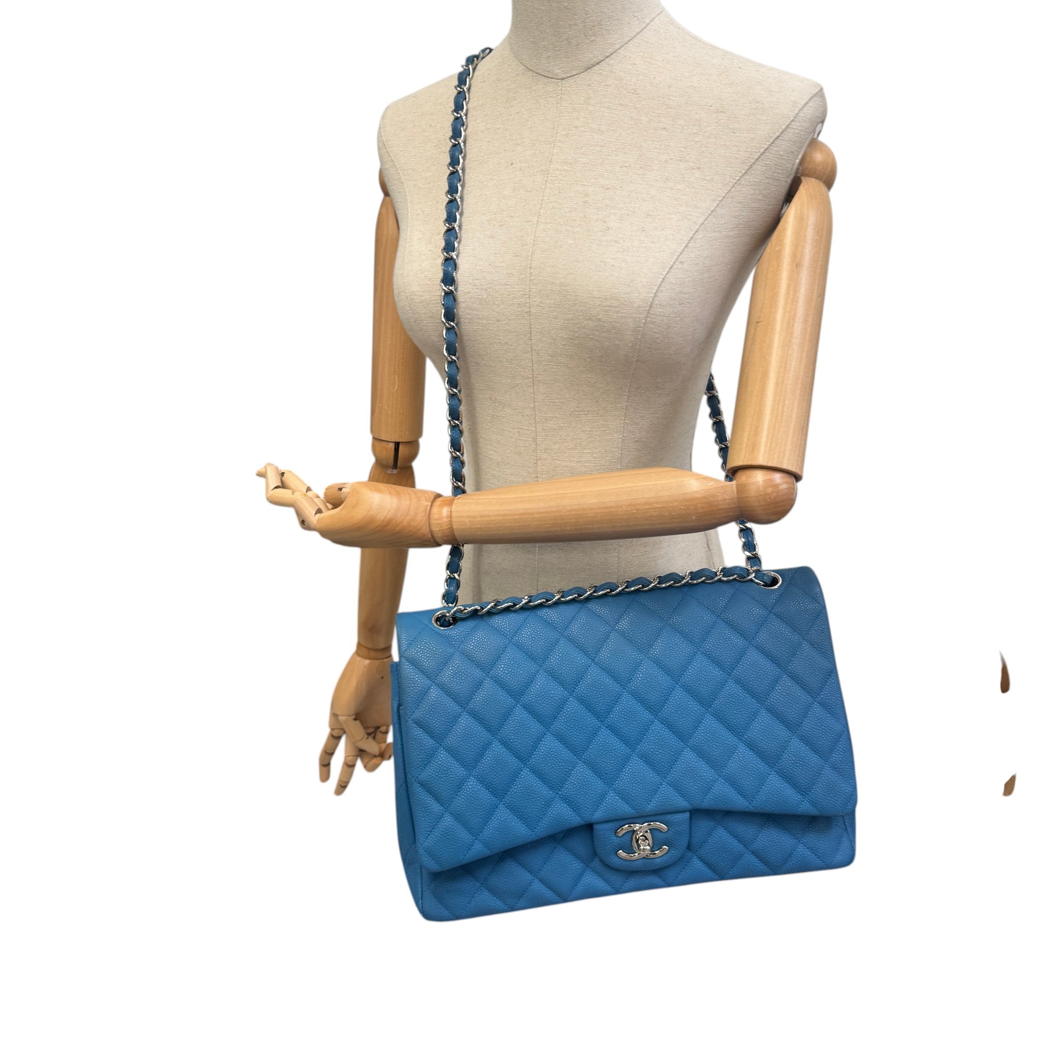 Women's Caviar Classic Flap Jumbo Handbag Blue