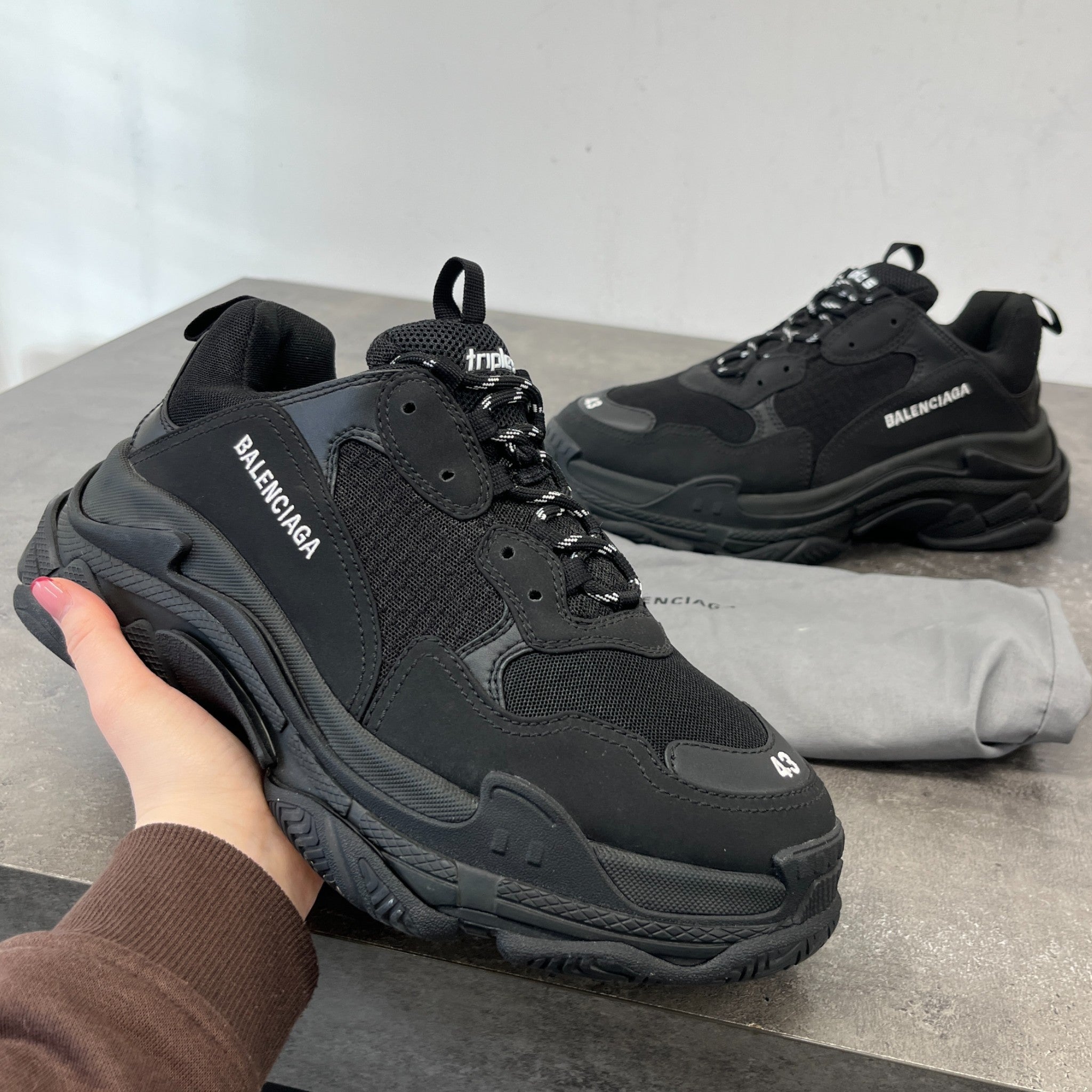 Men's Triple S Low Trainers Black Size EU 43 / UK 9