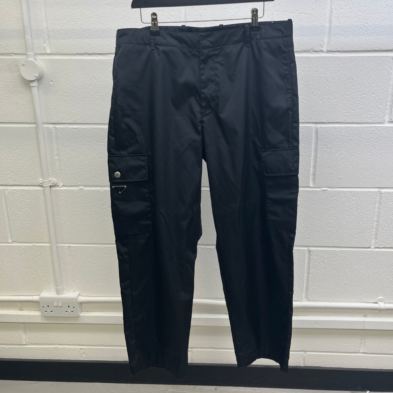 Men's Plaque Logo Trousers Black Size IT 50 / UK 34