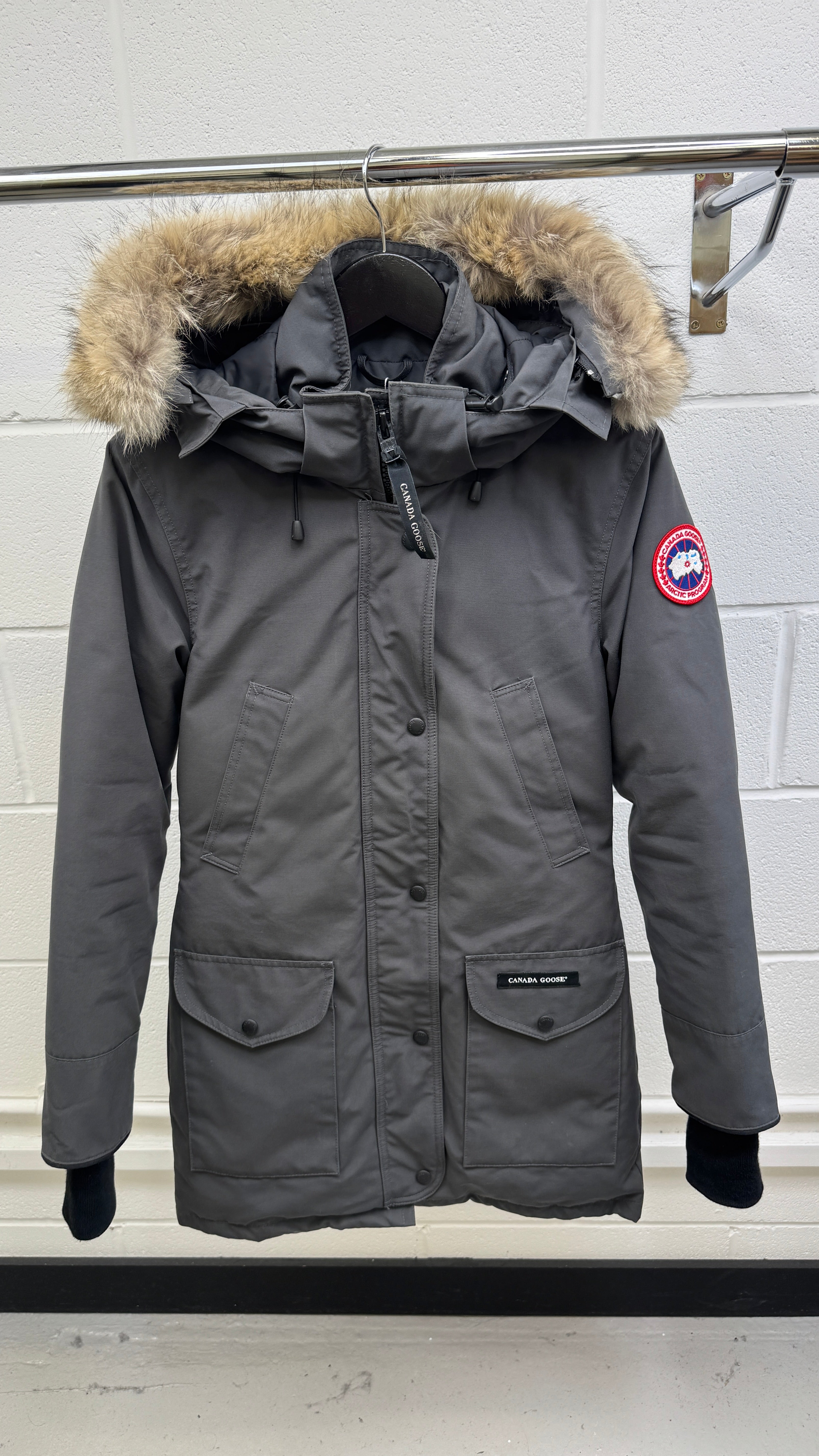 Women's Trillium Down Jacket Grey Size XS