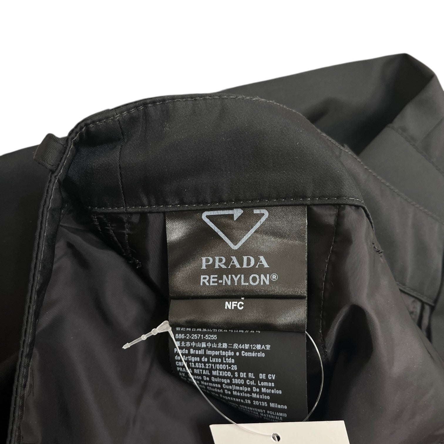 Men's Plaque Logo Trousers Black Size IT 50 / UK 34