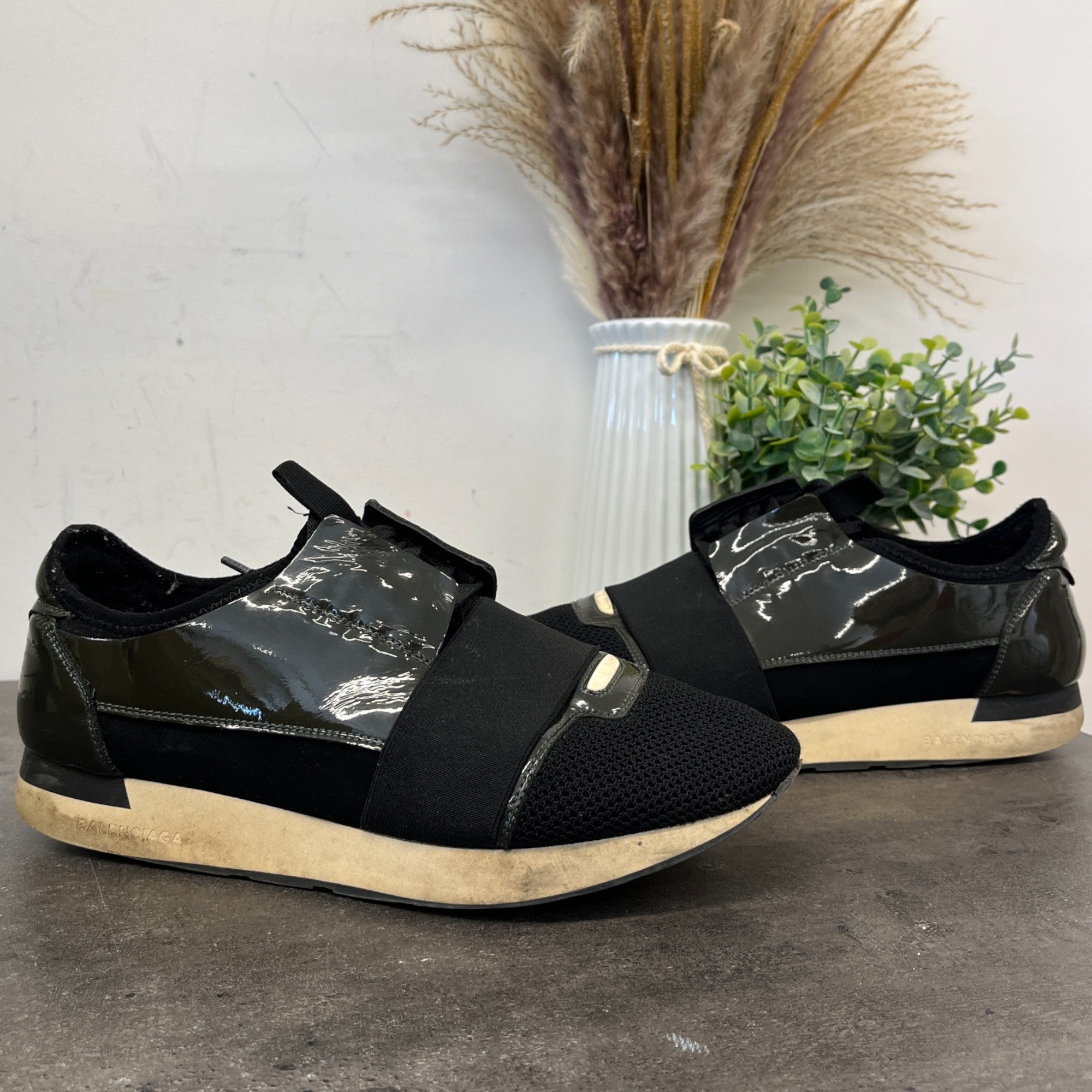 Men's Race Runner Low Trainers Black Size EU 41 / UK 7