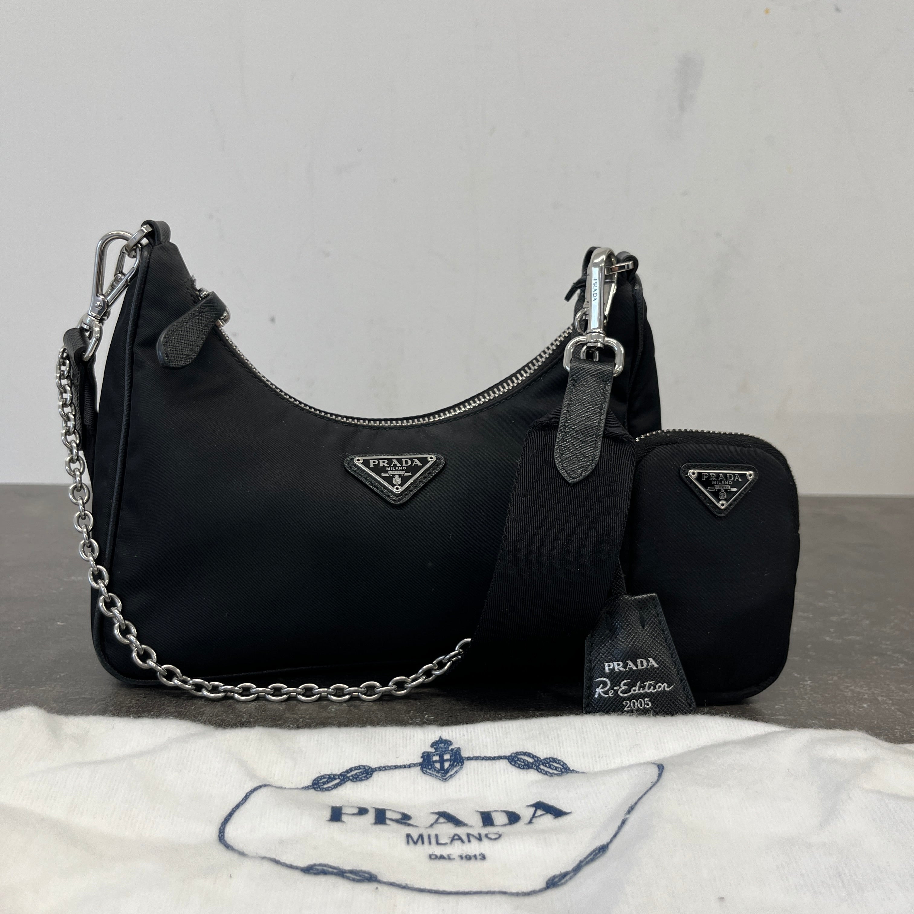 Women's Re-Edition 2005 Re-Nylon Handbag Black