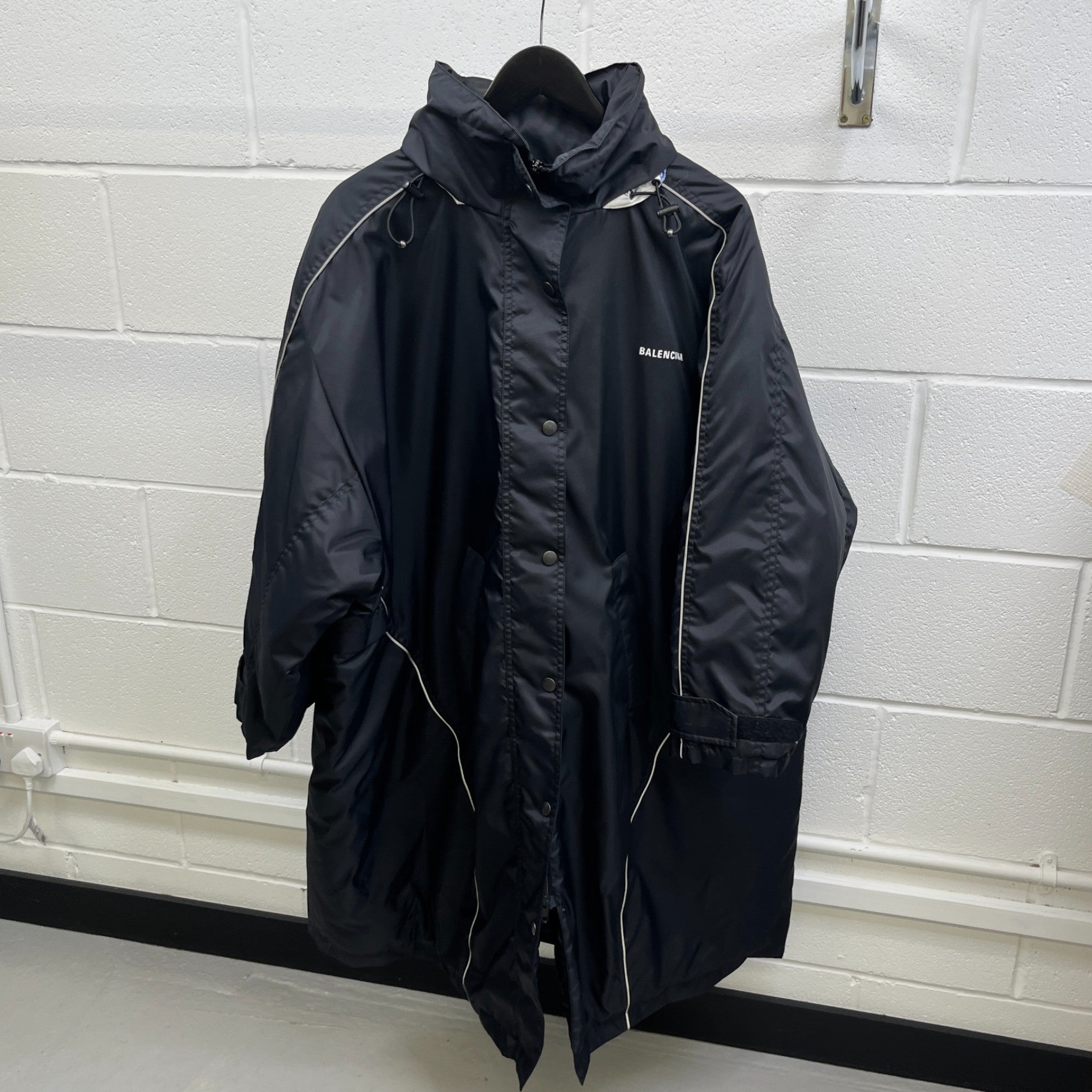 Women's Oversized Logo Print Down Jacket Black Size XS