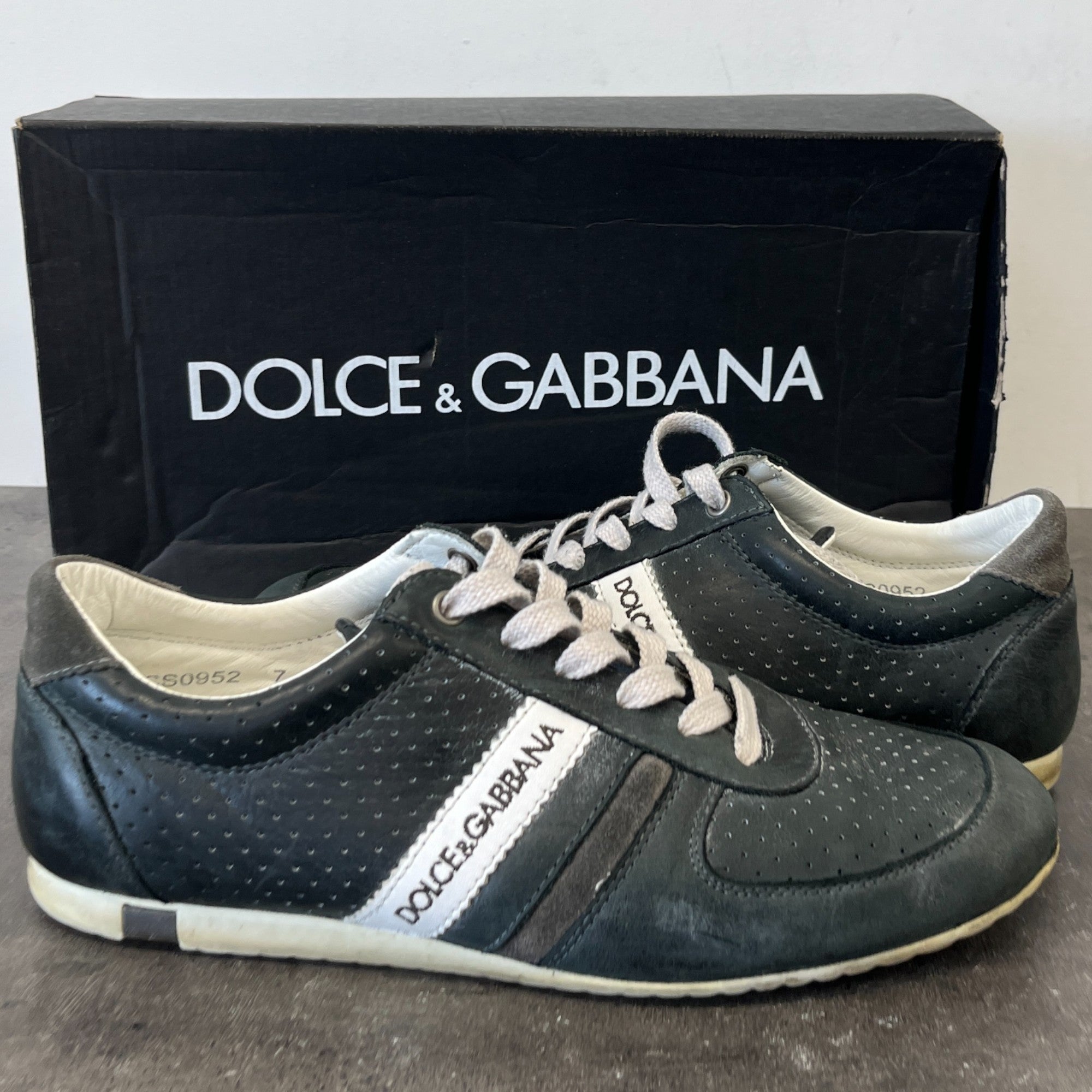 Men's Logo Low Trainers Black Size EU 41 / UK 7