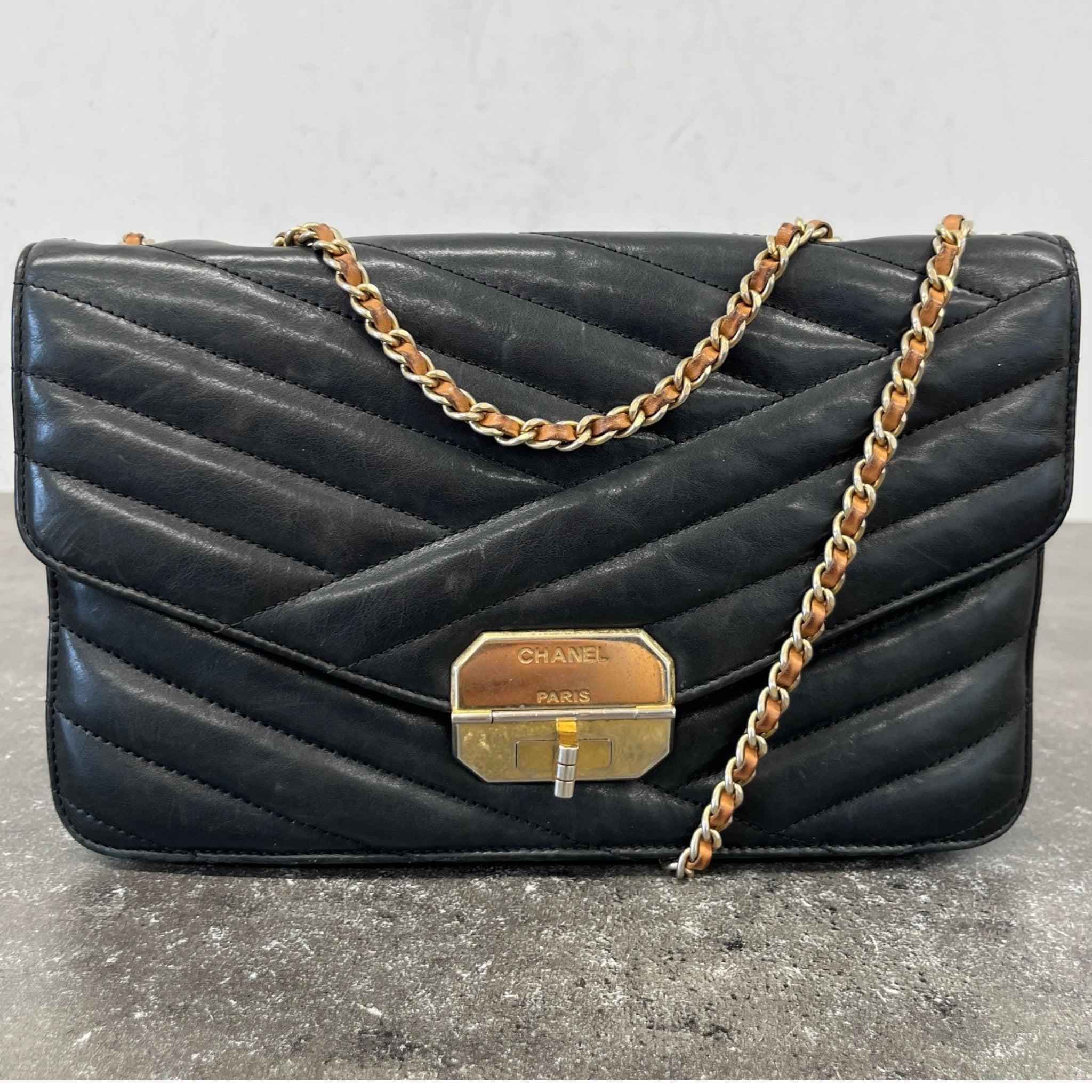 Women's Gabrielle Chevron Flap Bag Black