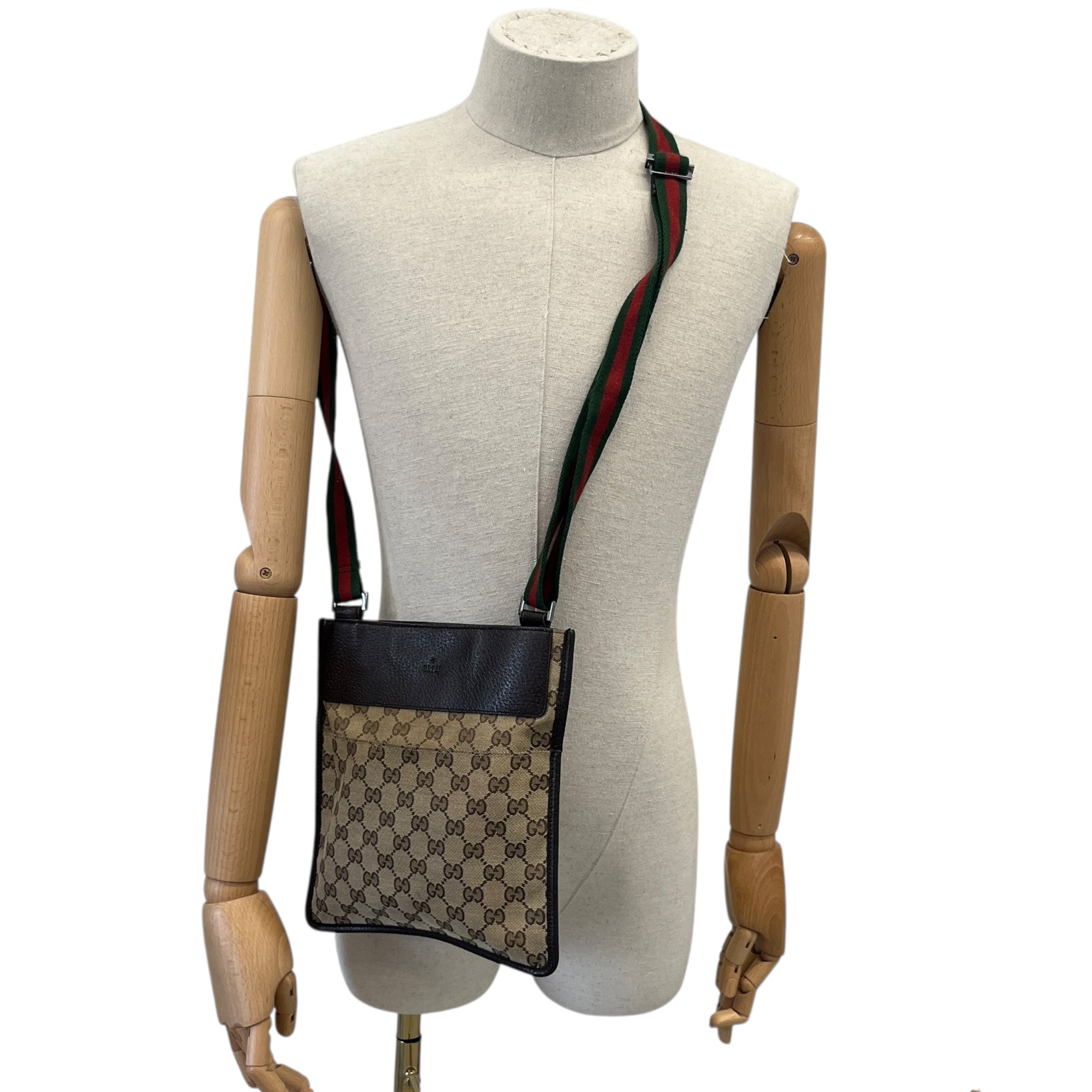 Men's Gg Supreme Messenger Bag Brown