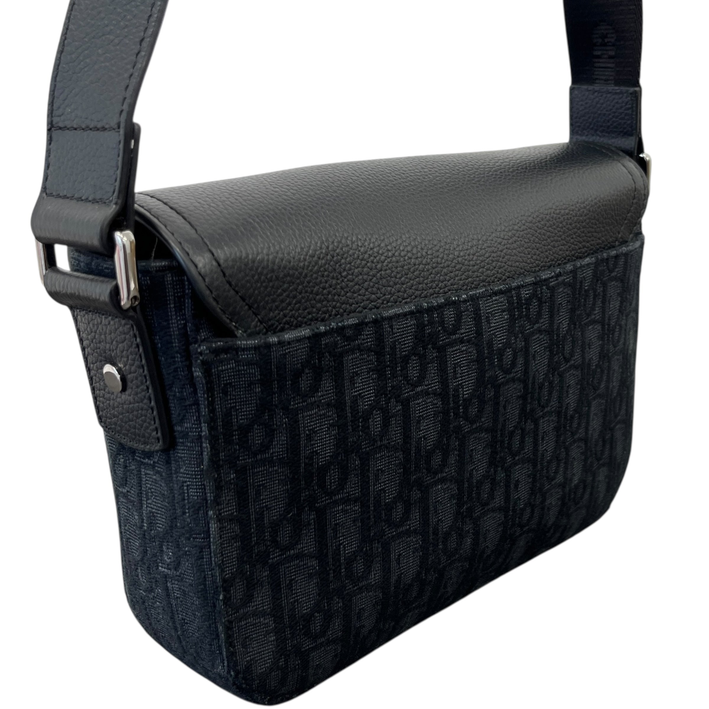 Men's Small Saddle Messenger Bag Black