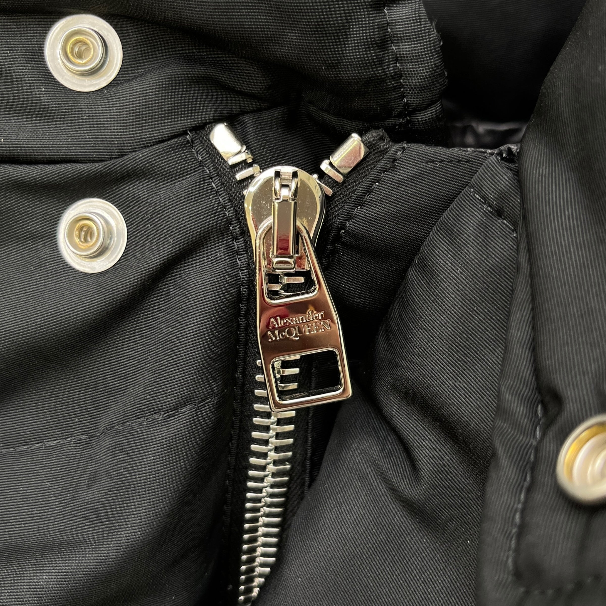 Men's Graffiti Logo Print Bomber Down Jacket Black Size IT 52 / XL