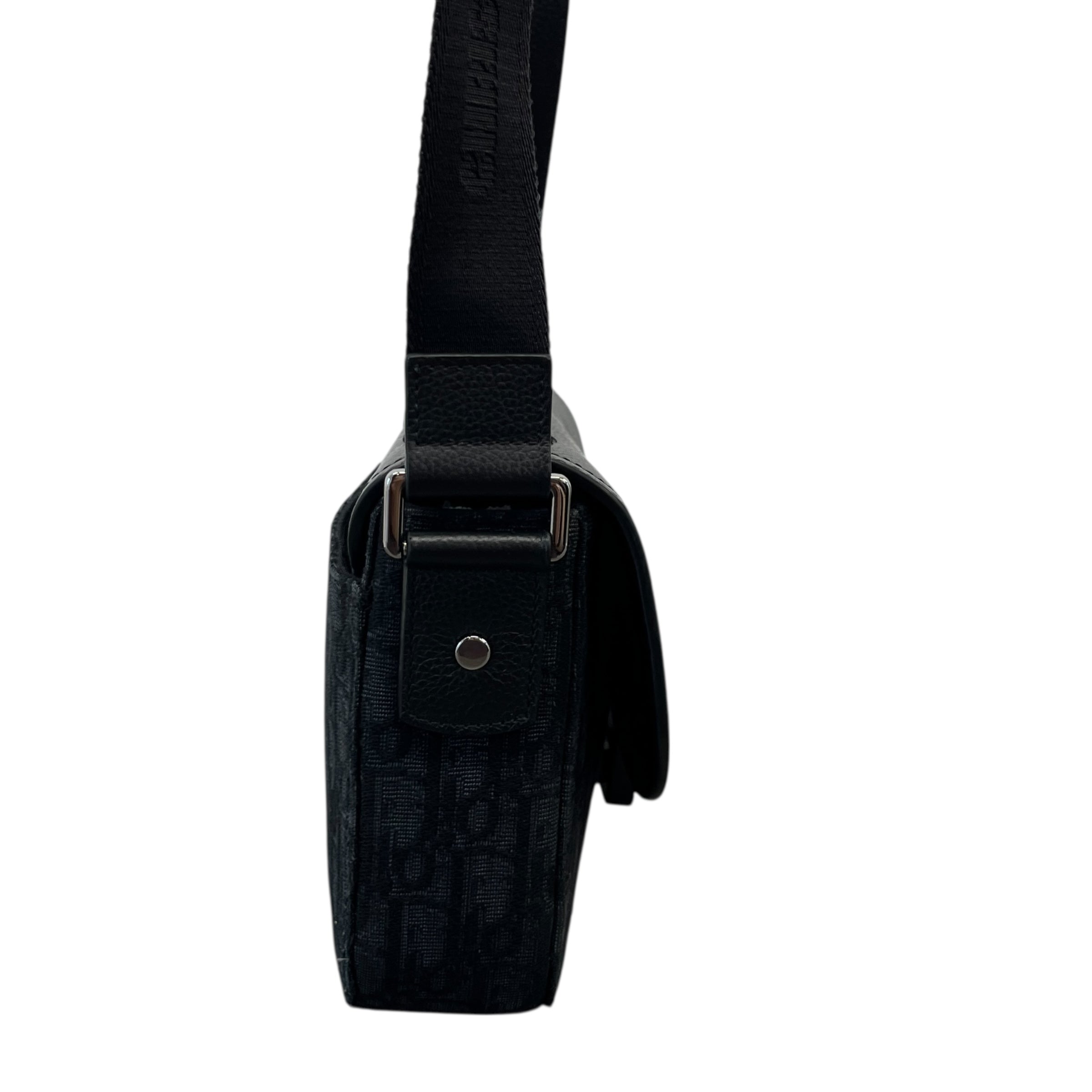 Men's Small Saddle Messenger Bag Black