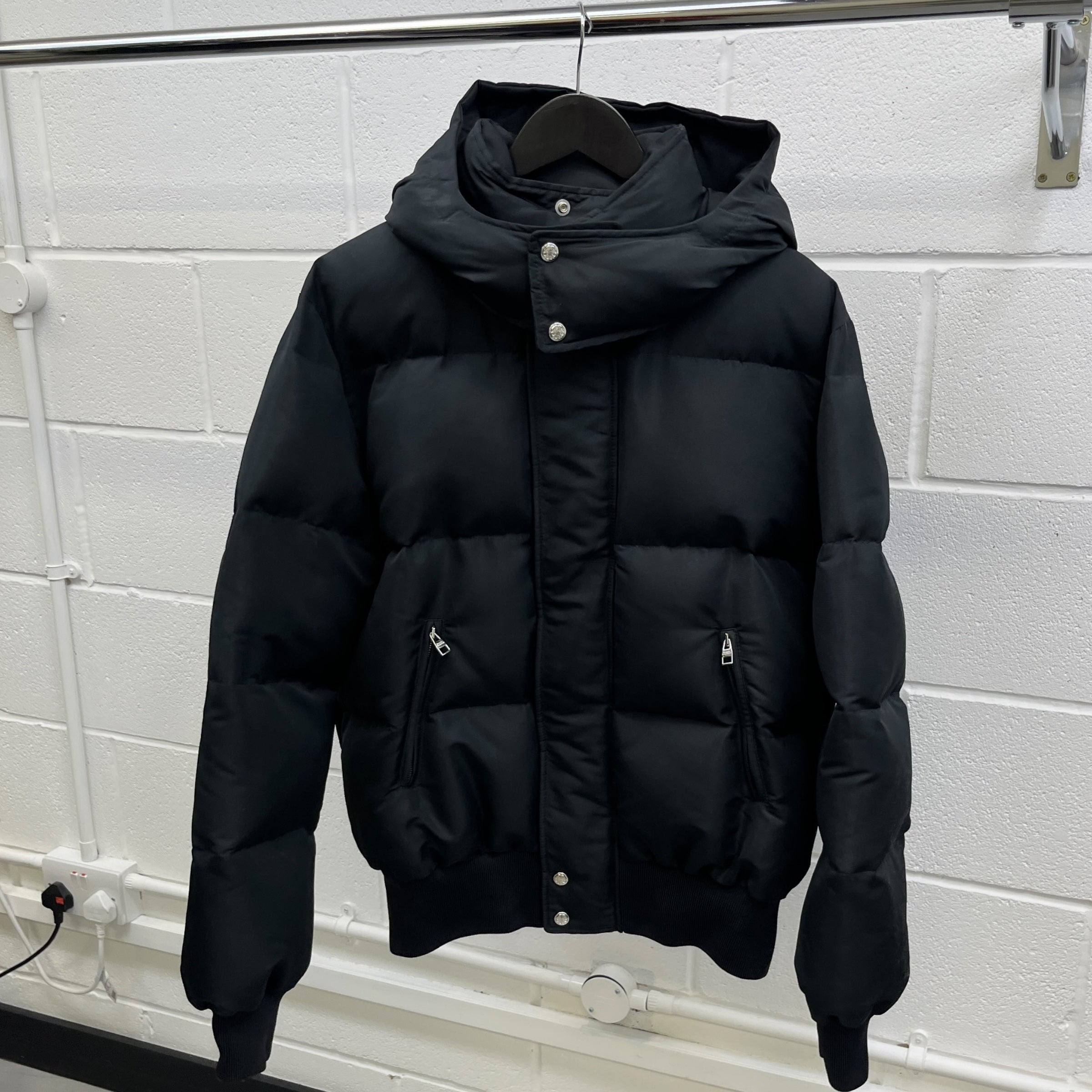 Men's Graffiti Logo Print Bomber Down Jacket Black Size IT 52 / XL