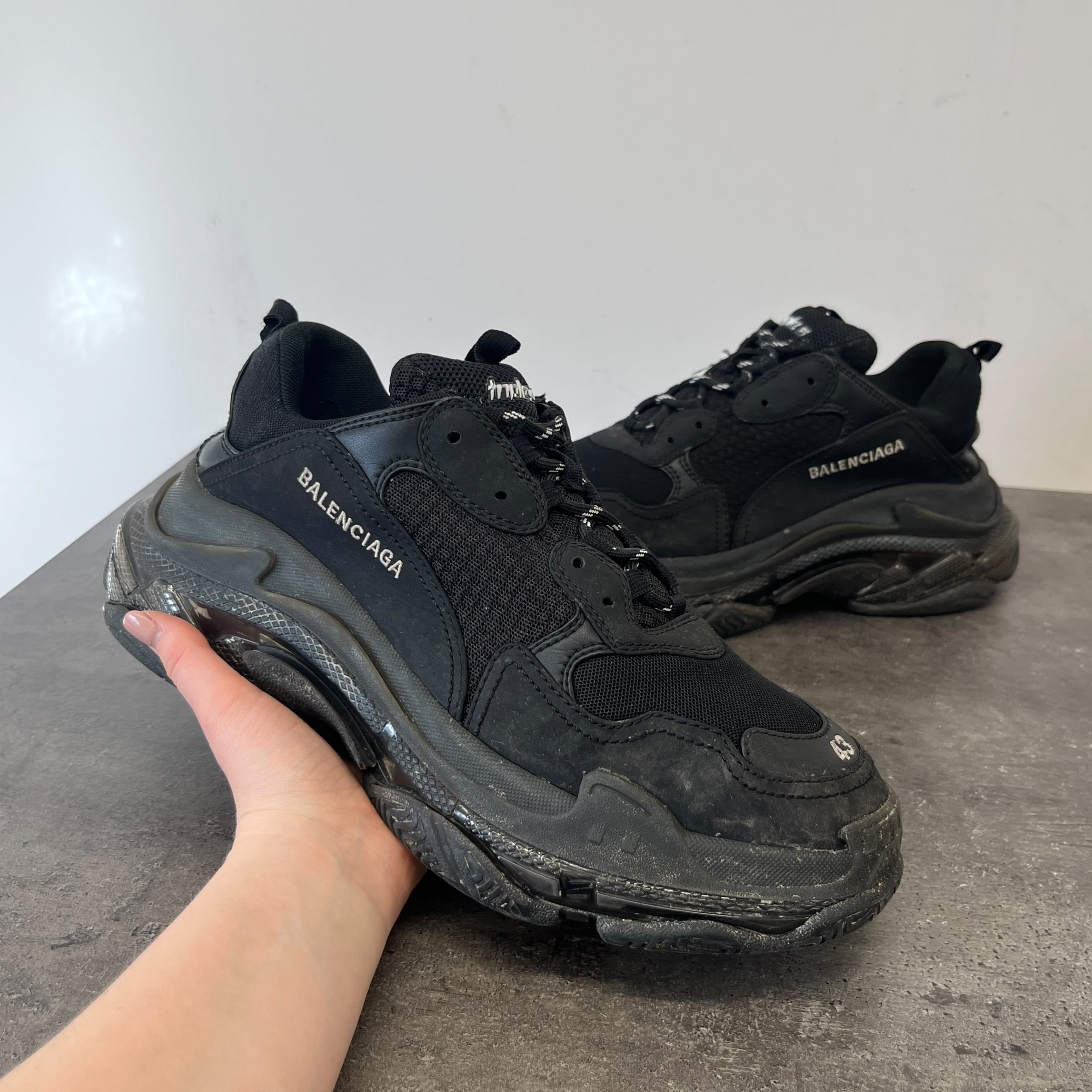 Men's Triple S Low Trainers Black Size EU 43 / UK 9