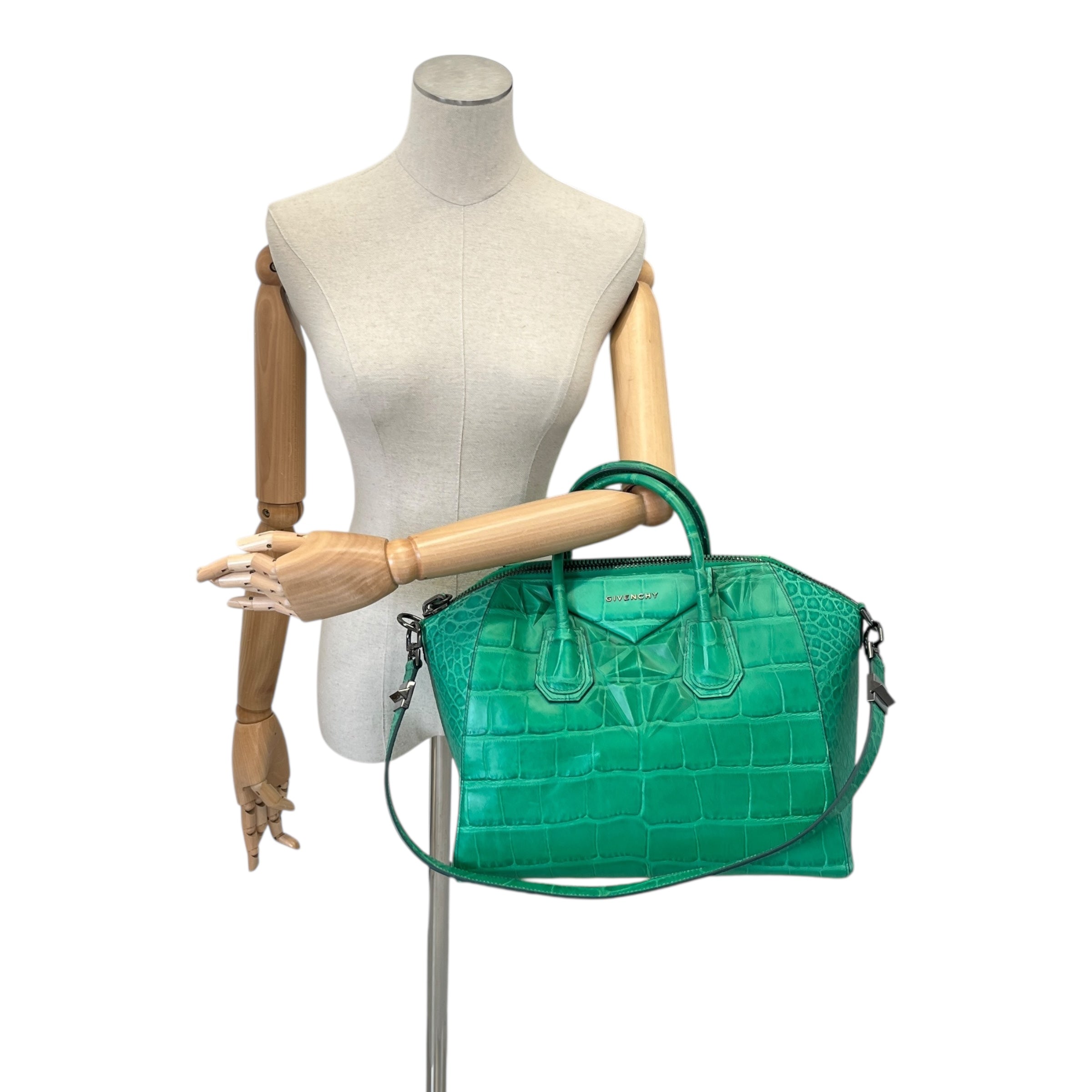 Women's Croc-Print Antigona Medium Handbag Green