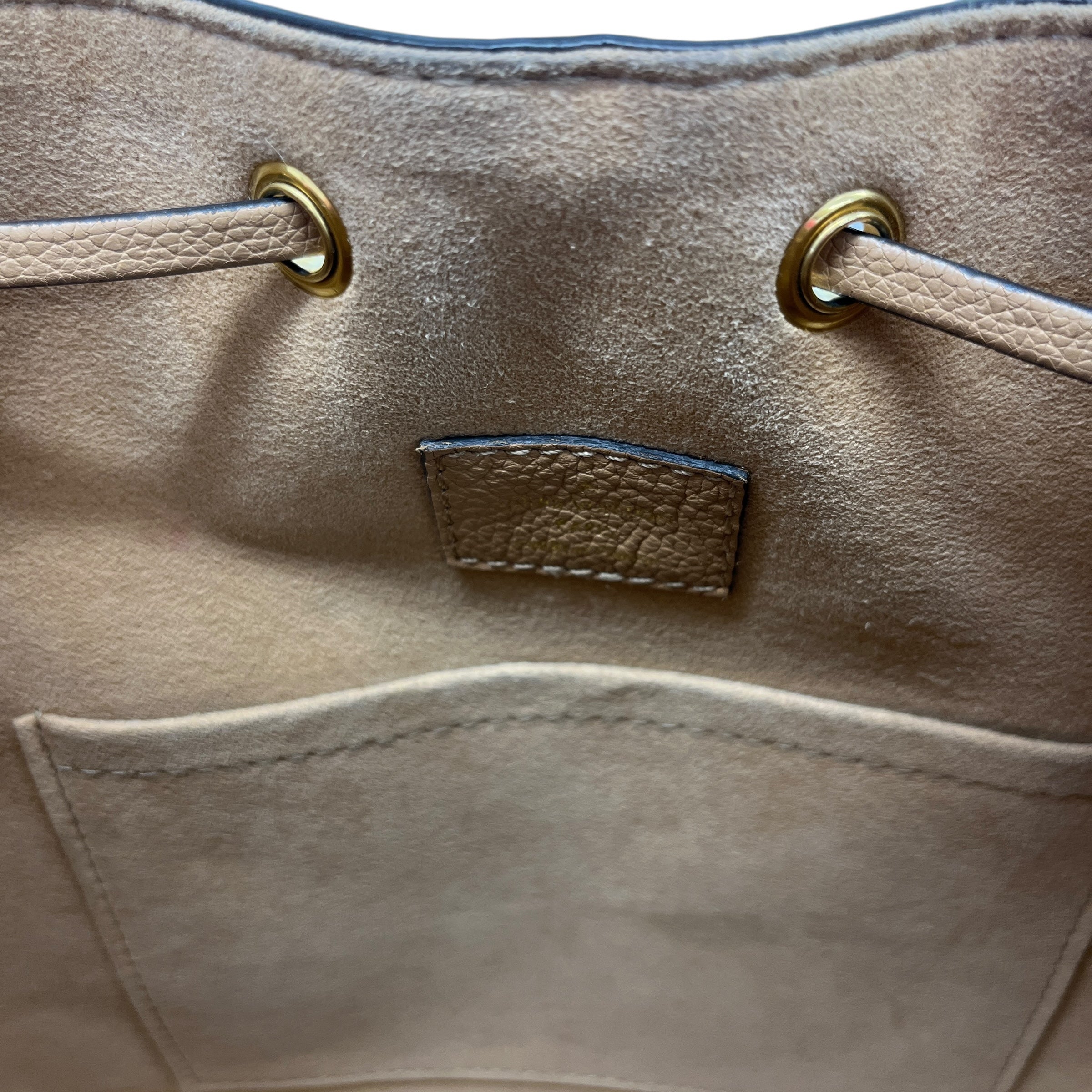 Women's Lock Me Bucket Bag Beige