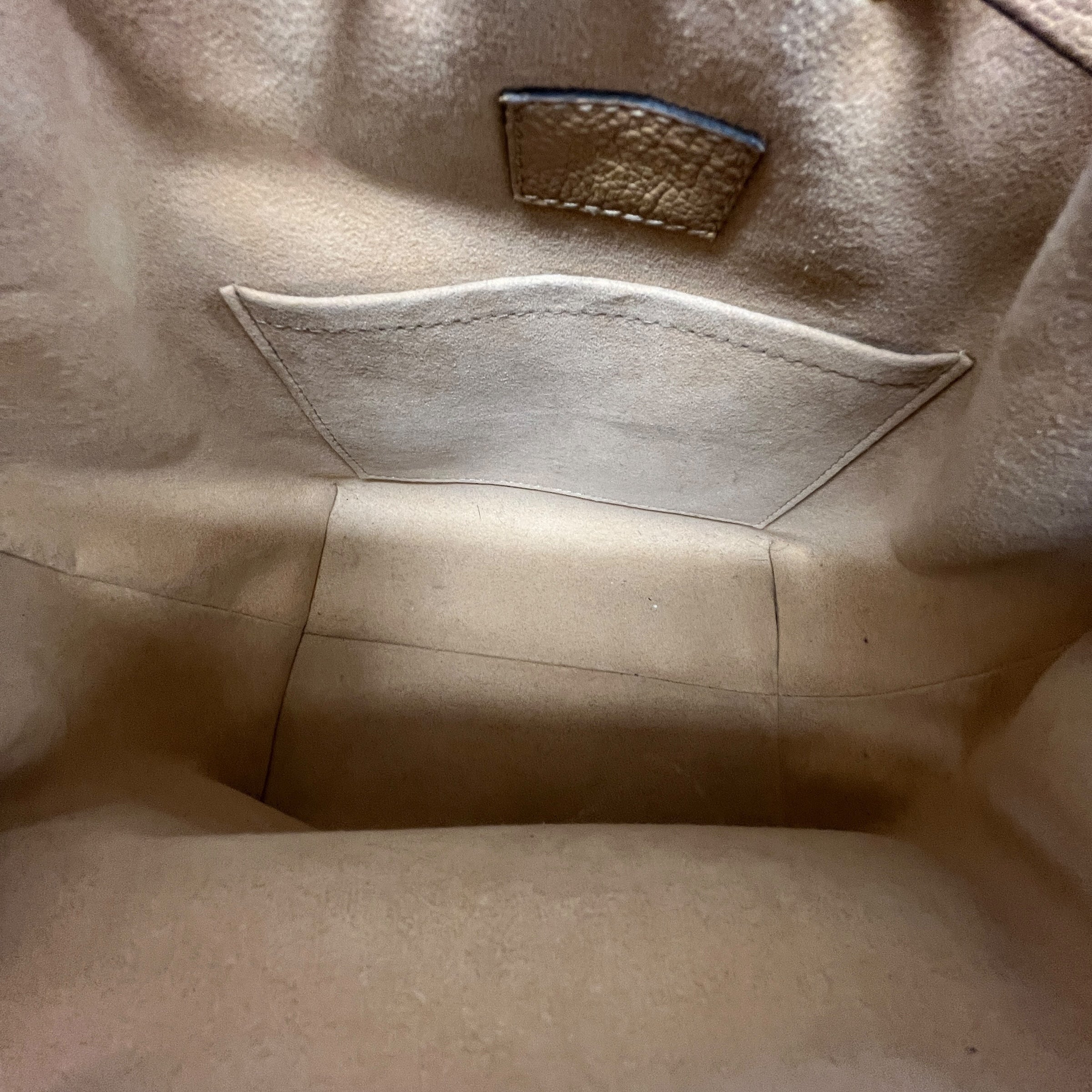 Women's Lock Me Bucket Bag Beige