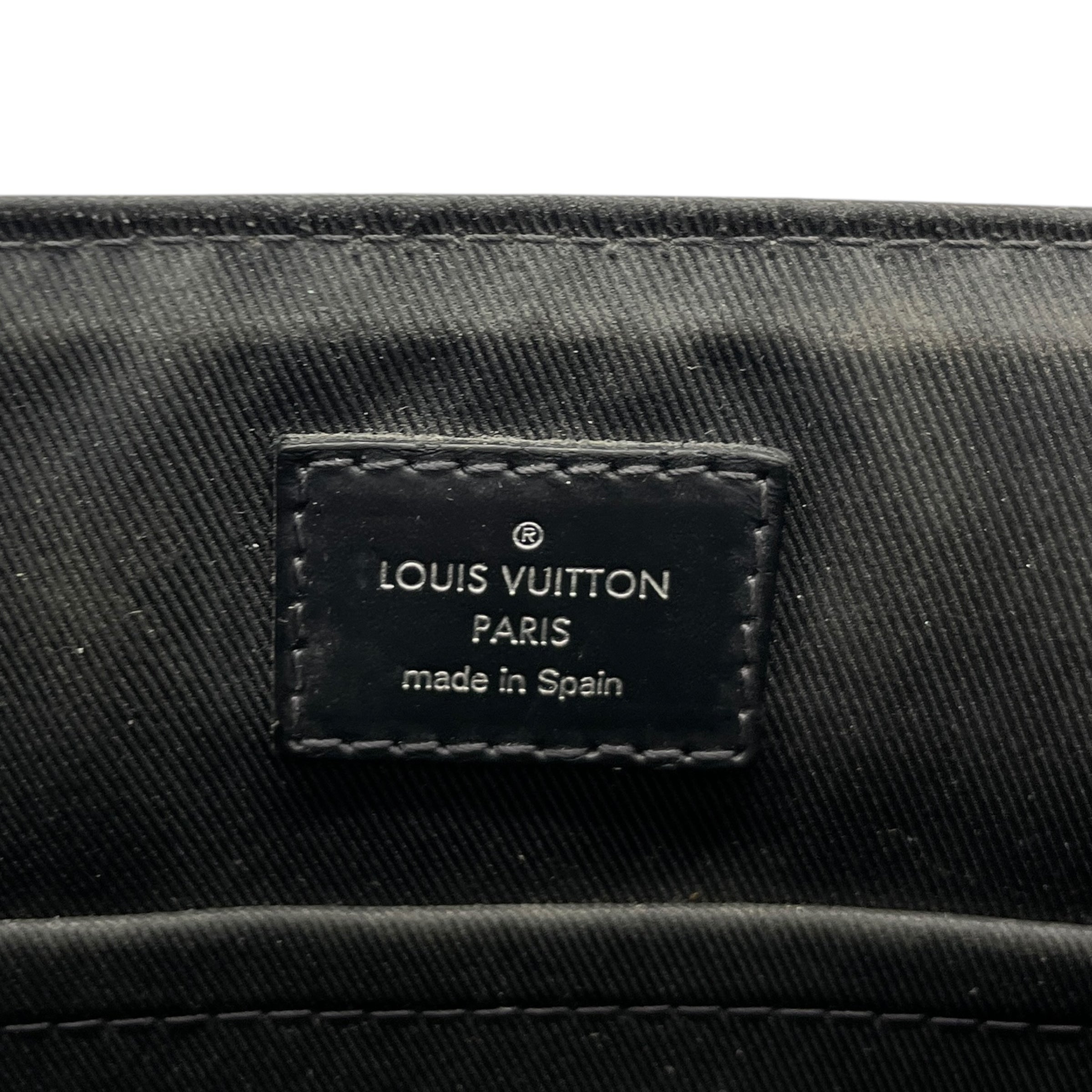 Men's Damier Graphite District Pm Messenger Bag Black